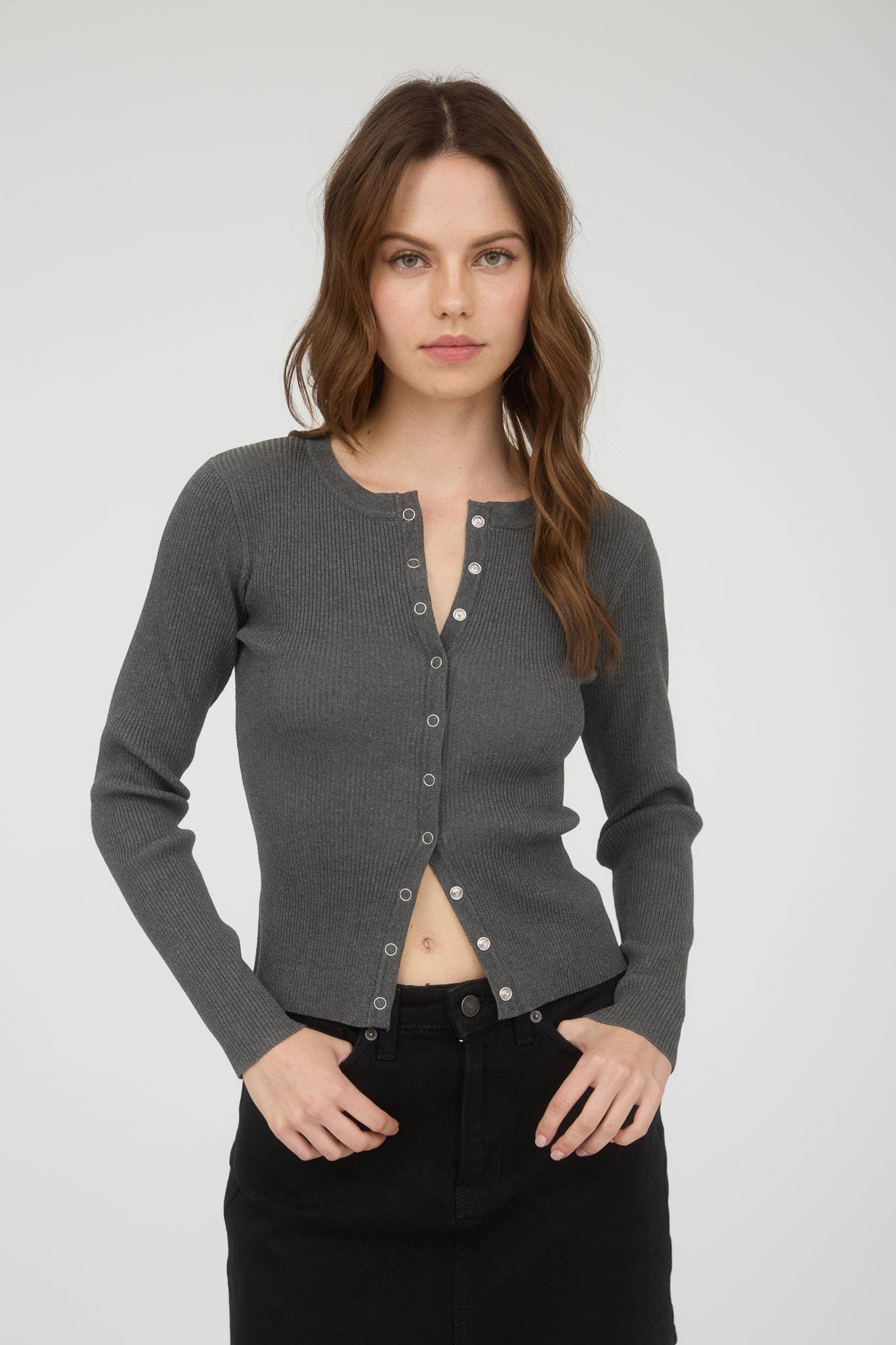 The Workshop Studio - Wholesale Cardigan - Women's - SNAP BUTTON DOWN ROUND NECK KNIT CARDIGAN41
