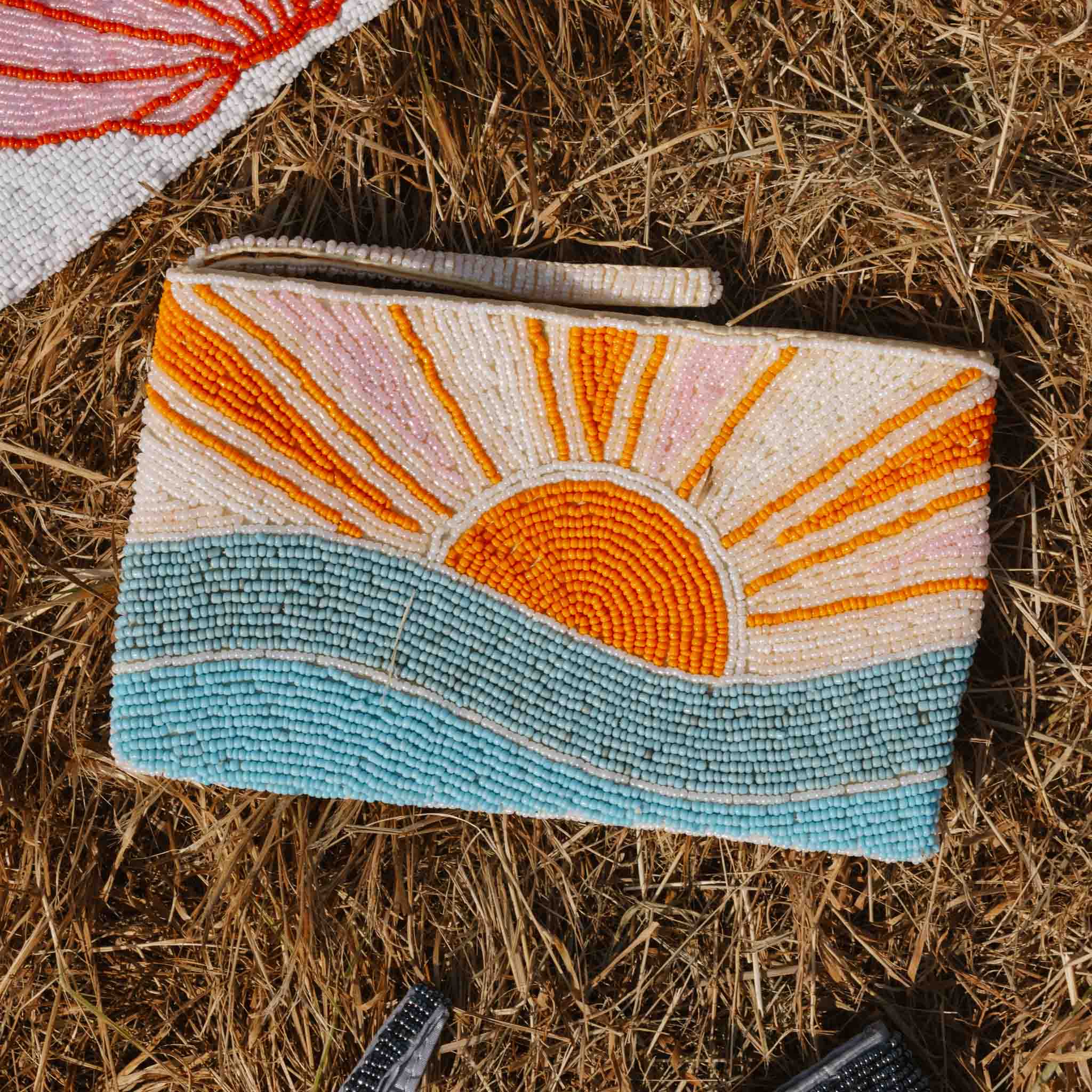 Pineapple Island – Großhandel Beutel – Damen – Großer Sonnenaufgangs-Perlenbeutel1