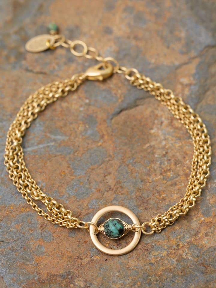Bracelet Focal Turquoise Or Mat 7,5-8,5" Tranquil Gardens pour la vente par Anne Vaughan Designs Jewelry