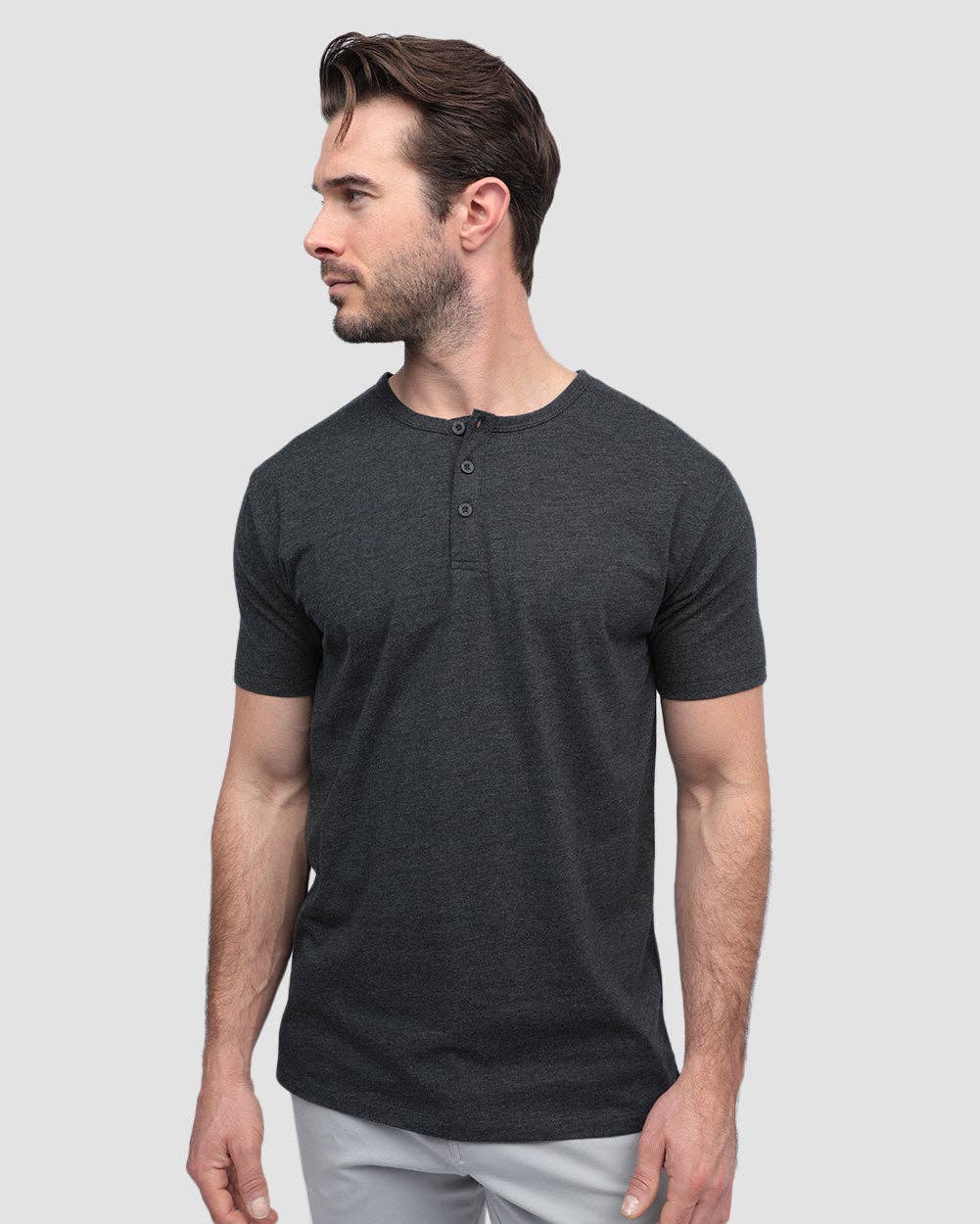 INTO THE AM – Engroshandel T-shirt – til mænd – Herre T-shirt med korte ærmer og henley-udskæring36