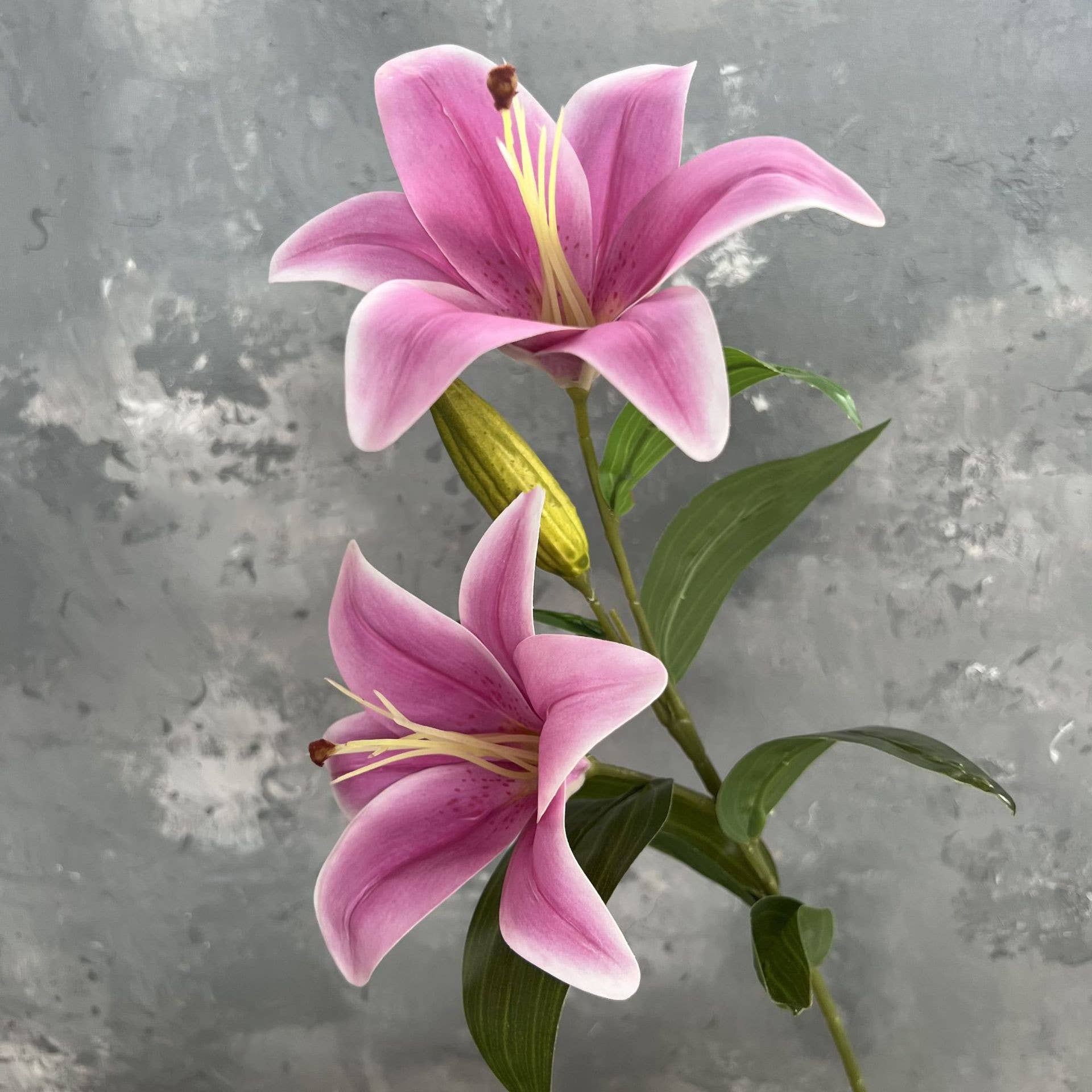 Sweet Home Deco – wholesale Konstgjorda blommor – 23'' (58,4 cm) konstgjord liljestjälk med höstliljor4