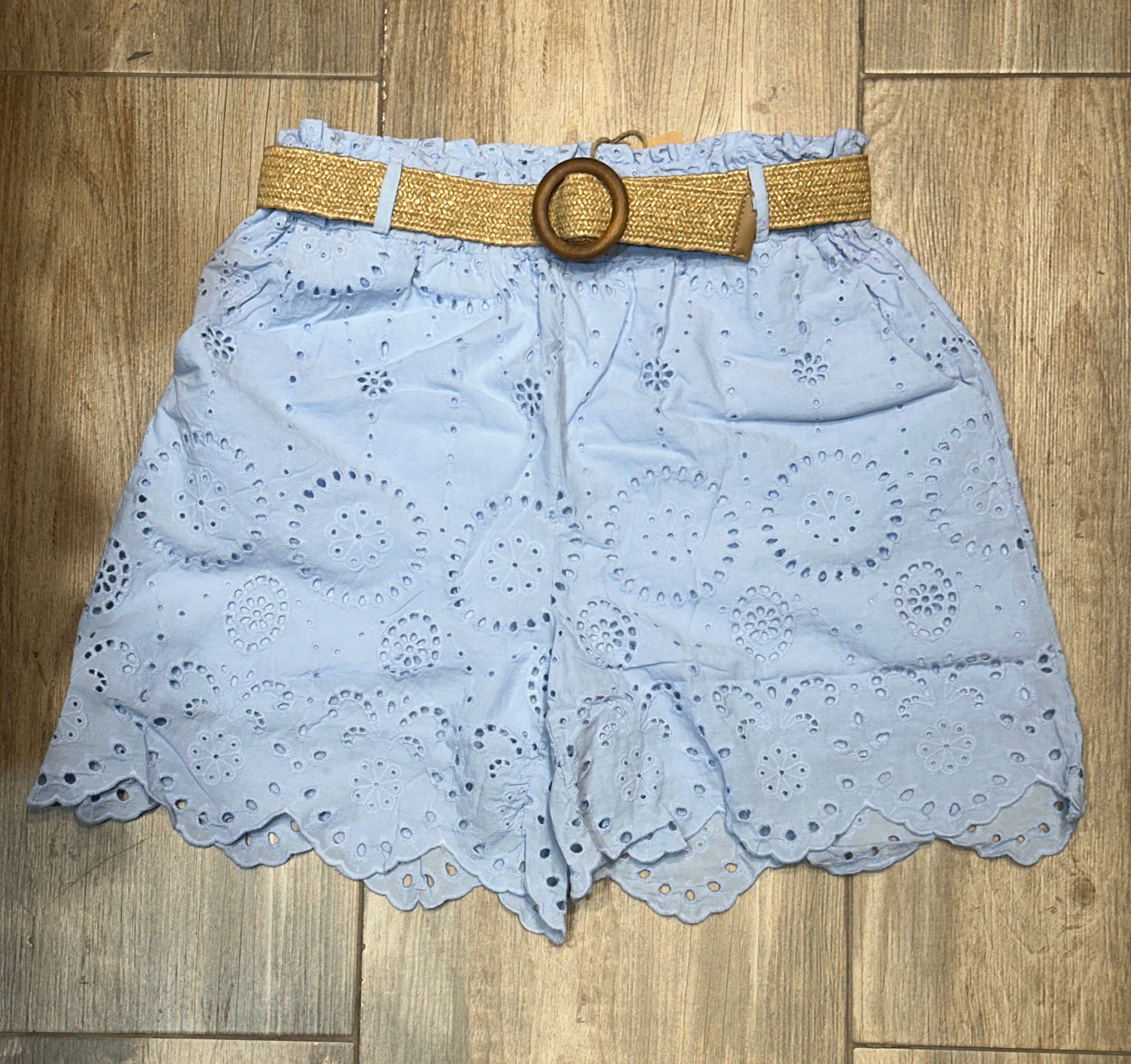 LÉA & LUC - Wholesale Shorts - Women's - Broderie anglaise shorts in 100% cotton REF. 250241