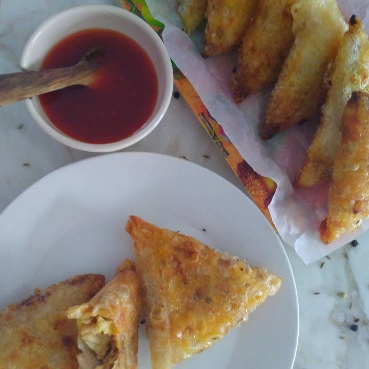 Samosas sans gluten – Un favori savoureux et adapté aux allergies pour la vente par Allergy Eatables