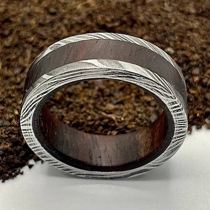 Damaststaal & Walnoothout Inleg Verlovingsring voor wholesale door RustyStudioUSA