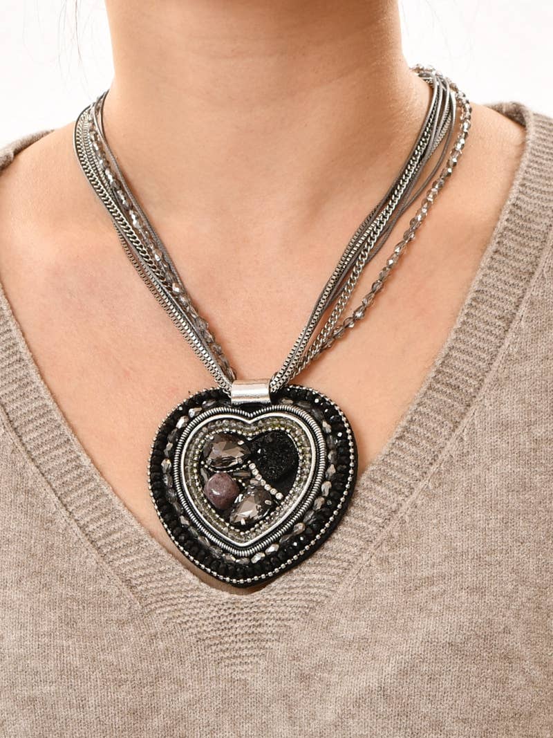 Victoria Moda - Wholesale Pendant/Charm Necklace - Short heart necklace1