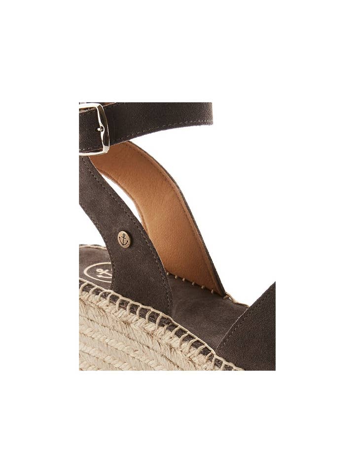 La Valeta Espadrilles-Ibera Factory Shoes slu - Wholesale Lifestyle Sneakers - Women's - Katia Colina | Espadrilles with Jute Sole2