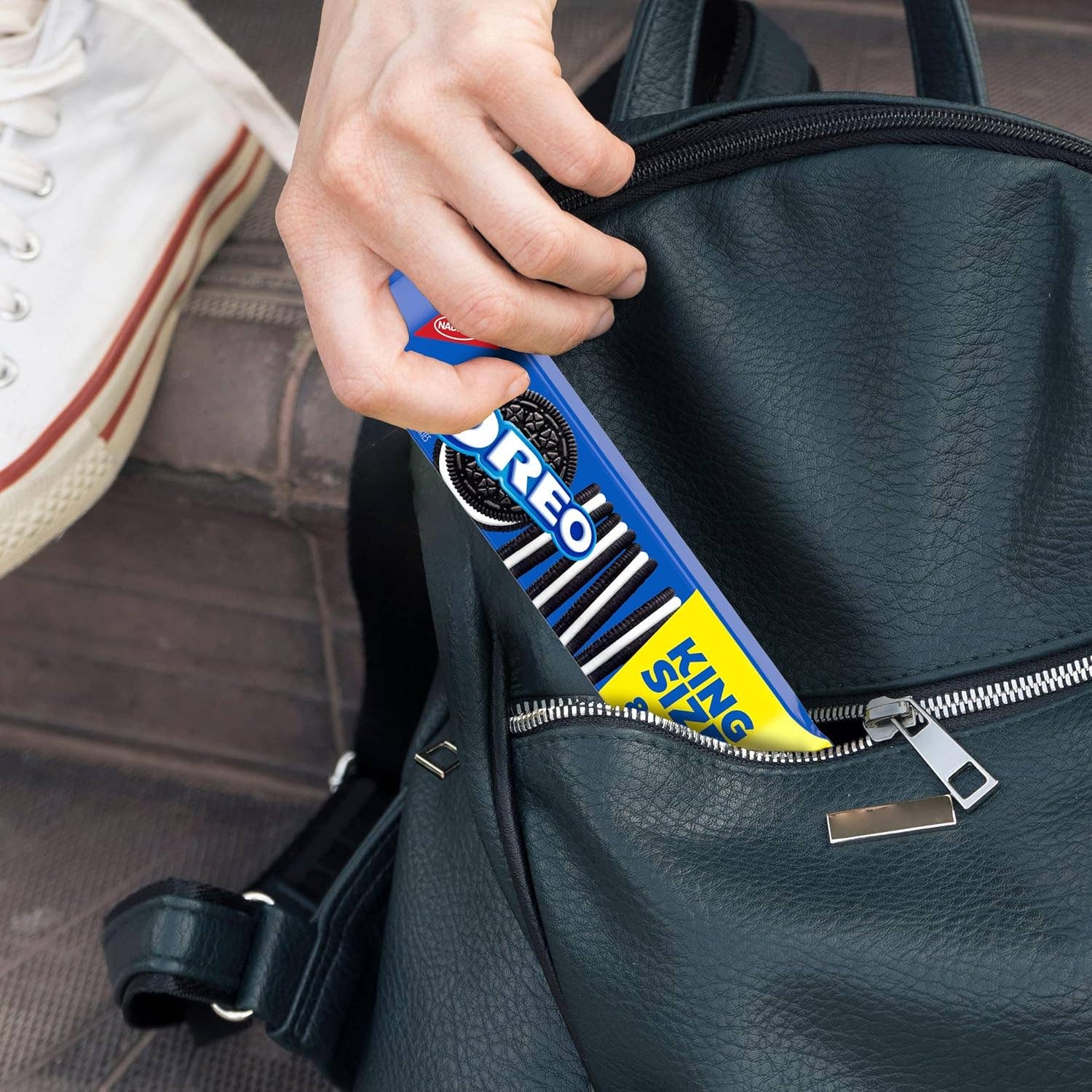 Snacky Candy - Wholesale Chocolate Bar - Oreo Chocolate KIng Size 3.22 oz 12 count4