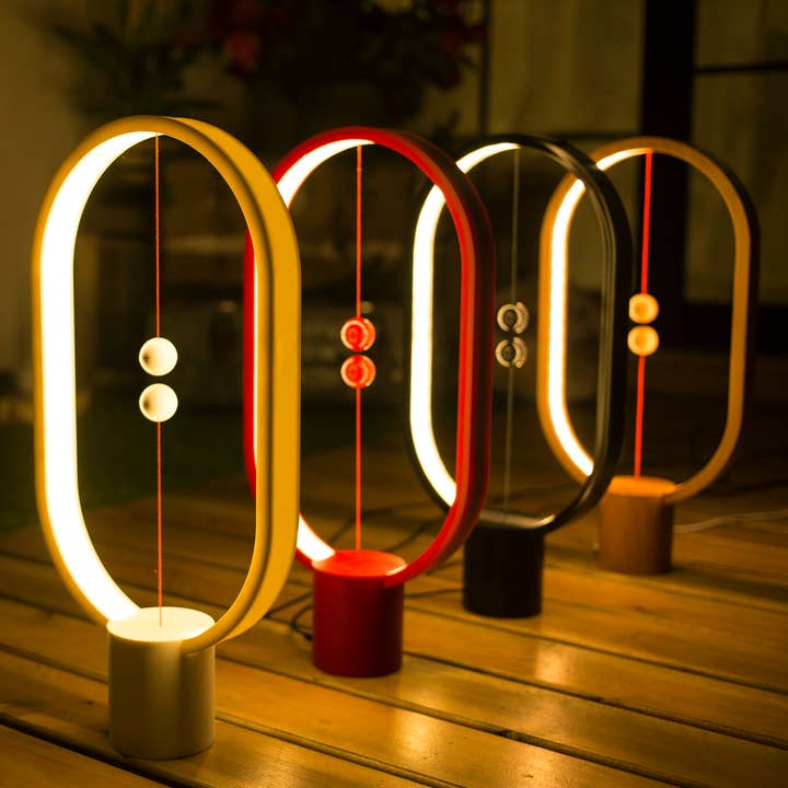 Allocacoc DesignNest – Großhandel Akzent-/Schreibtischleuchte – Heng Balance Lampe Ellipse, Kunststoff, USB-C, regulär und klein6