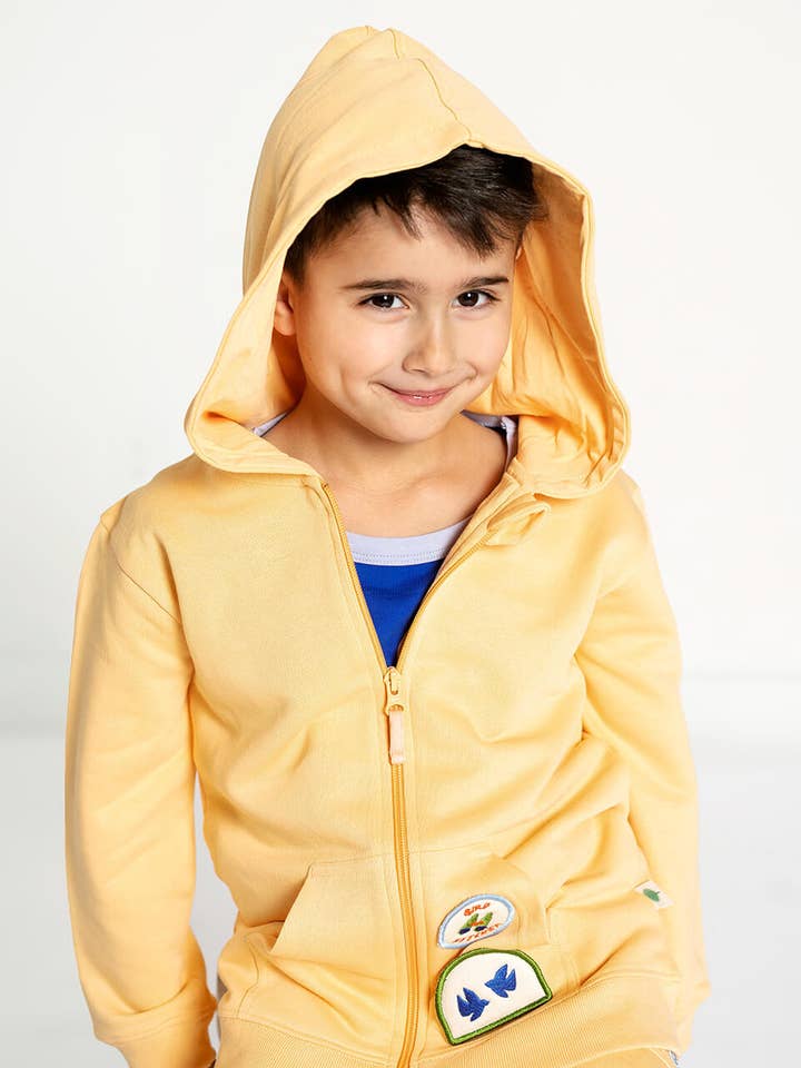Chandail à capuchon jaune en coton biologique pour enfants pour la vente par Crann Organic