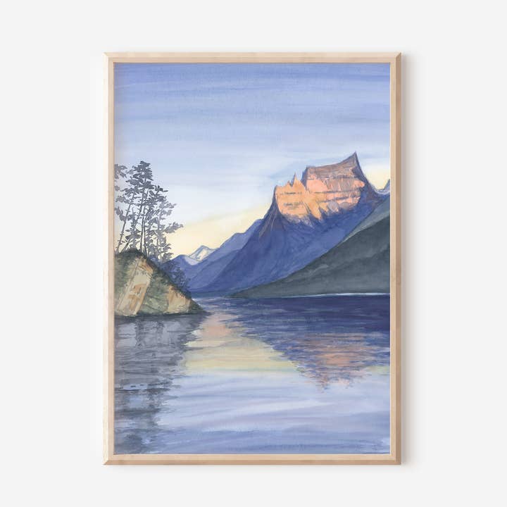 Waterton Lake at Dusk | Kunst-Aquarelldruck für den Großhandel von Rebecca Sobbi Studio