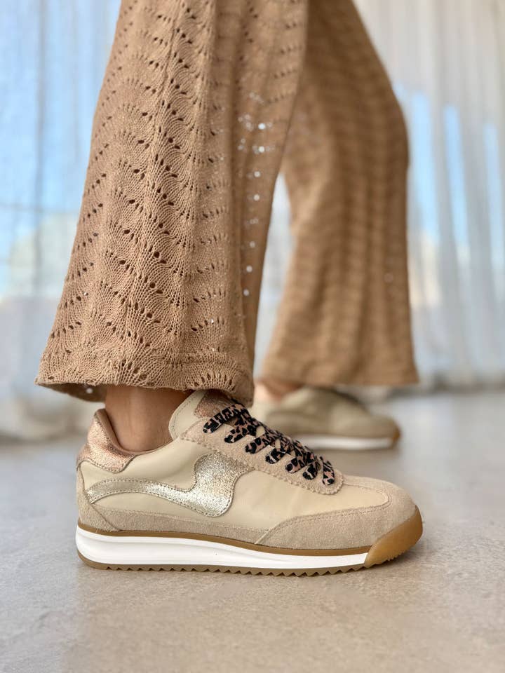 Poema - Imprimé Beige - Baskets en Cuir de Vache Fait Main pour la vente par PMK SHOES