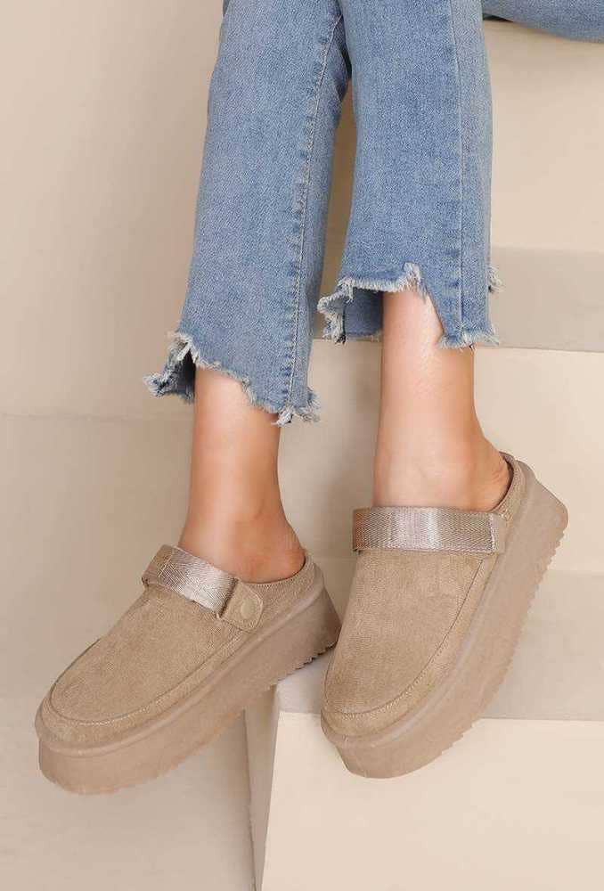 Joia Paris – wholesale Clogs – Women's – Fur-lined wedge clog with adjustable straps RU-176