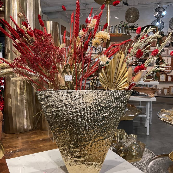 Gold Vase for wholesale by India Handicrafts Inc