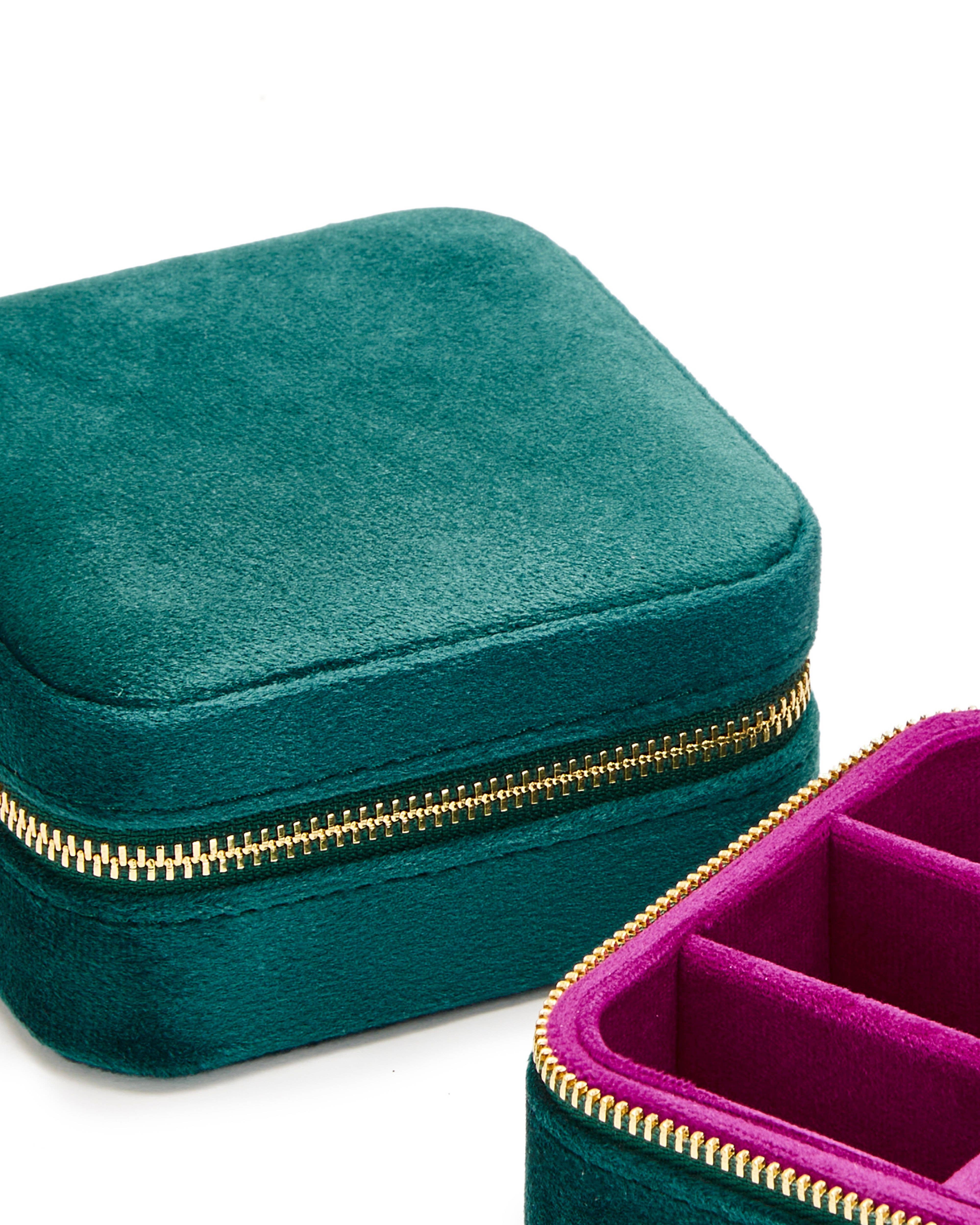 SOCASES - Wholesale Jewelry Box/Organizer - ORGANIZER & TRAVEL COMPANION Col. Emerald-Wildberry Duo2