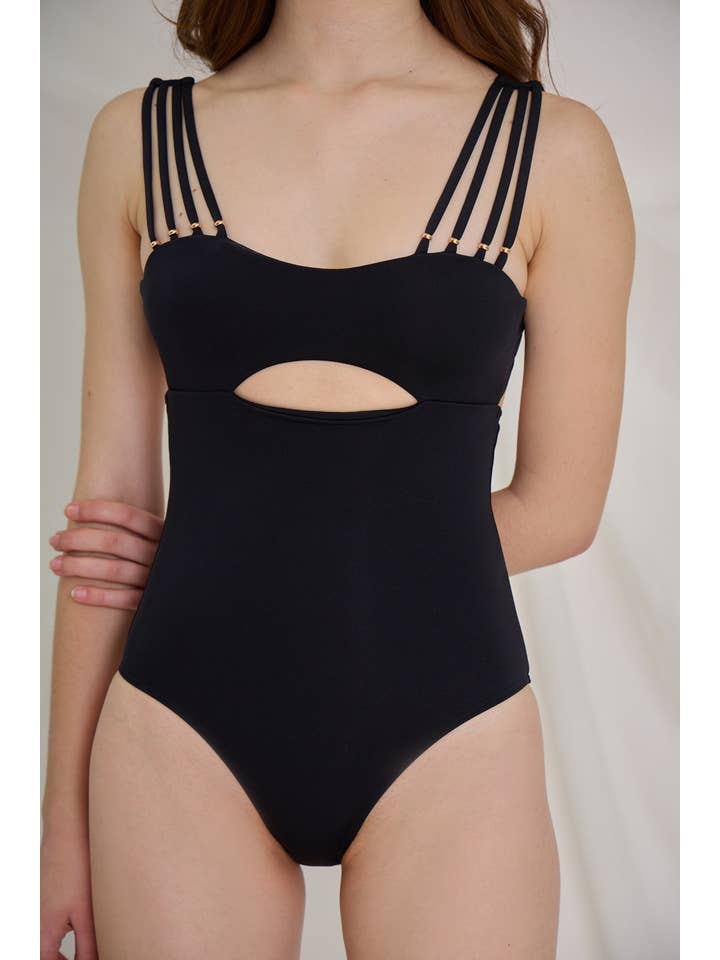 Aulala Paris – Großhandel Badeanzug – Damen – The Modern Muse Badeanzug mit breitem Perlenriemen7