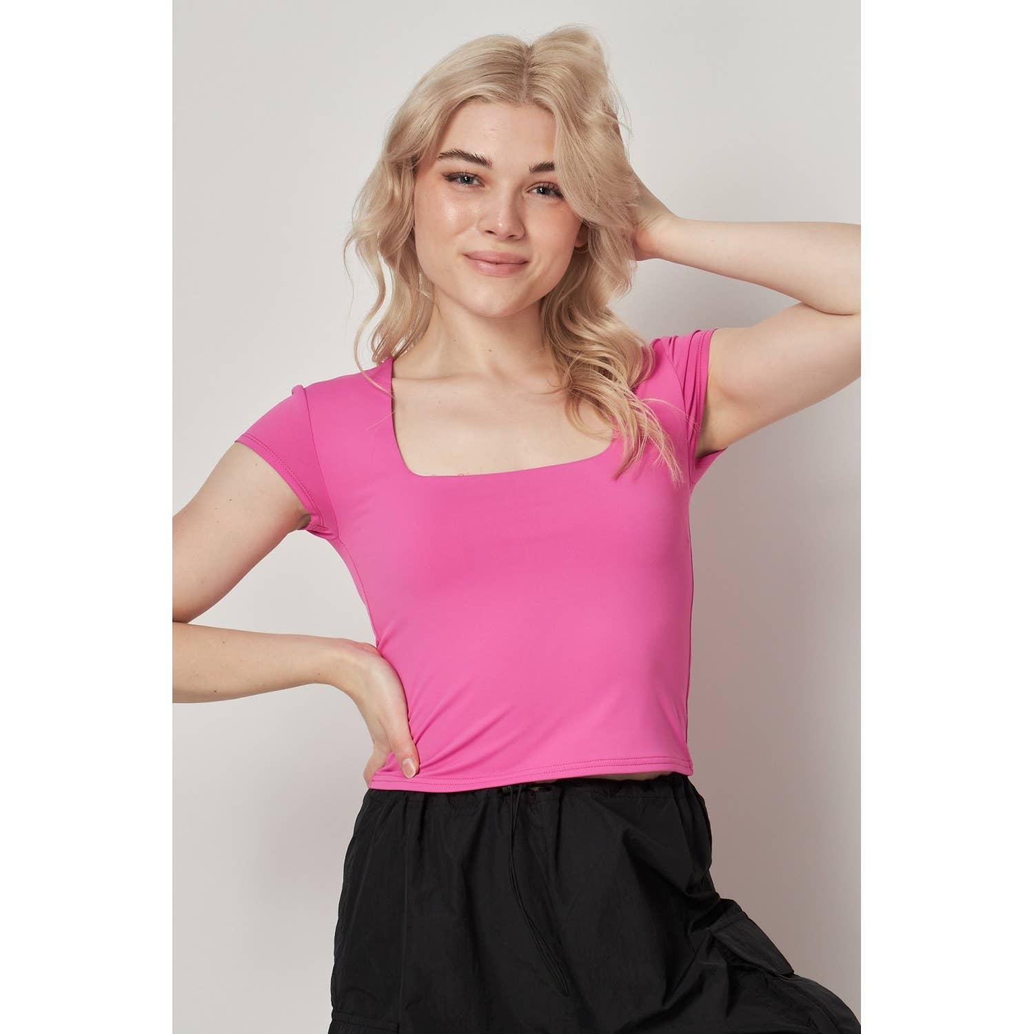 Apolline - Vente Haut en maille – femme - Haut à manches courtes et encolure dégagée à double épaisseur Contour11