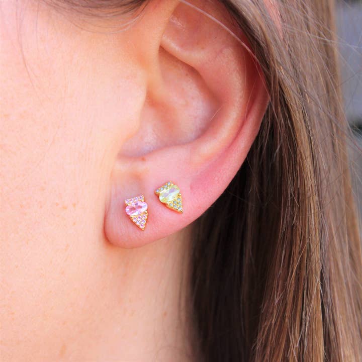 Collection Colored Stud pour la vente par The Busy Moms Boutique