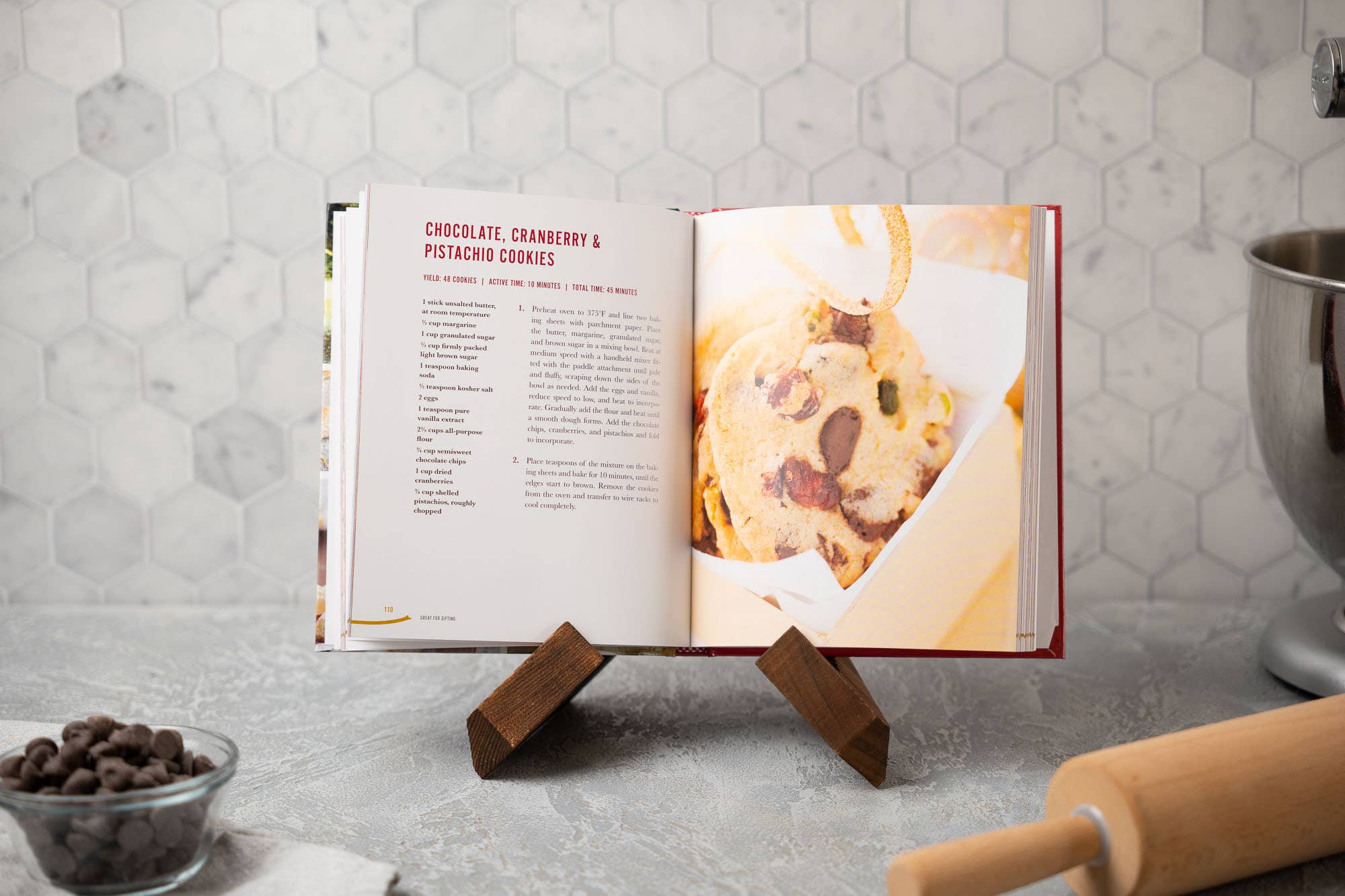 HarperCollins Focus - Wholesale Baking & Dessert Book - The Christmas Cookie Cookbook: Over 100 Recipes4