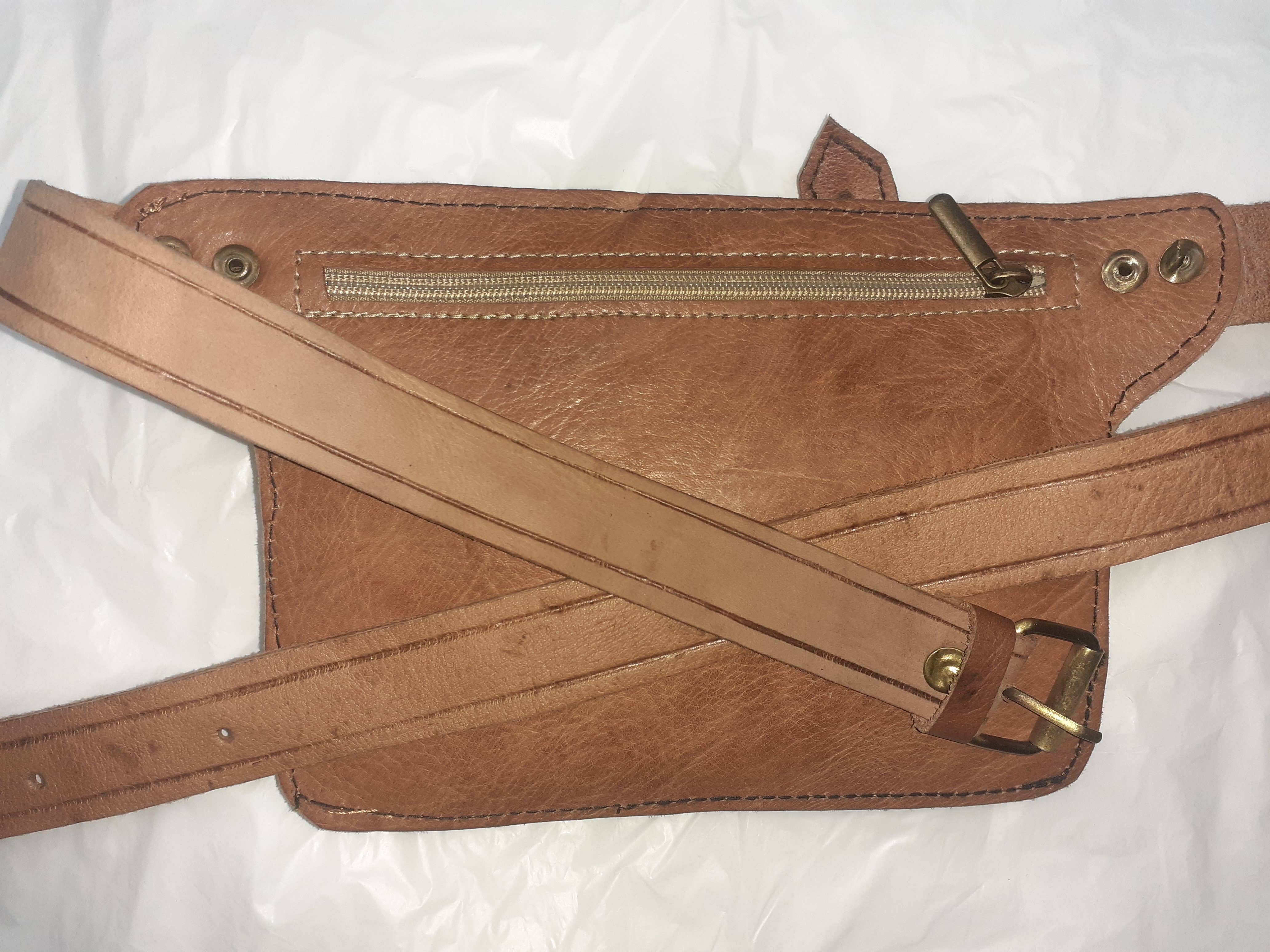 Hecho a mano – Großhandel Bauchtasche – Damen – Bauchtasche aus Kuhleder mit zwei Schnallen2