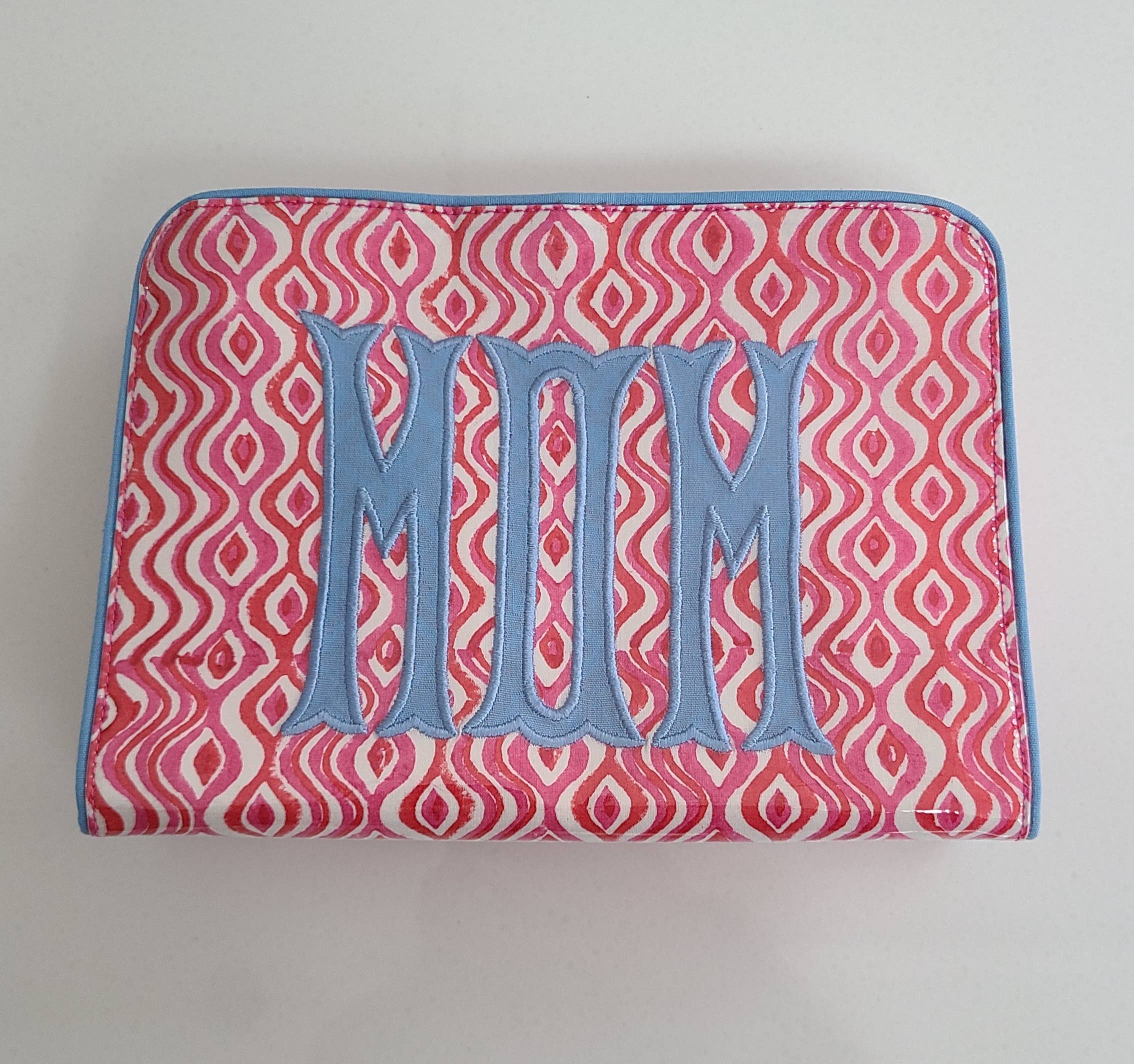 Tiana Designs - Wholesale Makeup/Cosmetic Bag - Monogram elegance cosmetic bag MOM BP55-5266