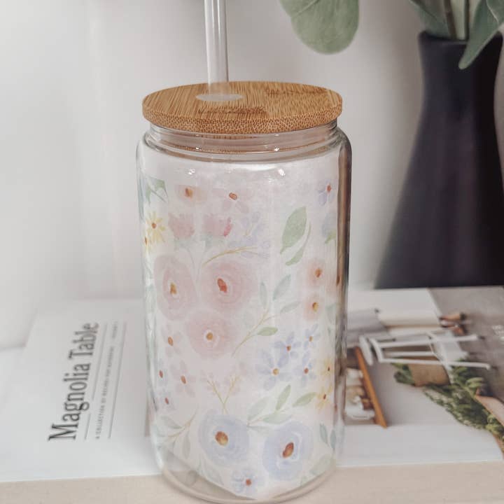 Emma K Designs - Wholesale Drinking Glass/Cup - Whispering Meadow 16oz Glass Cup with Bamboo Lid