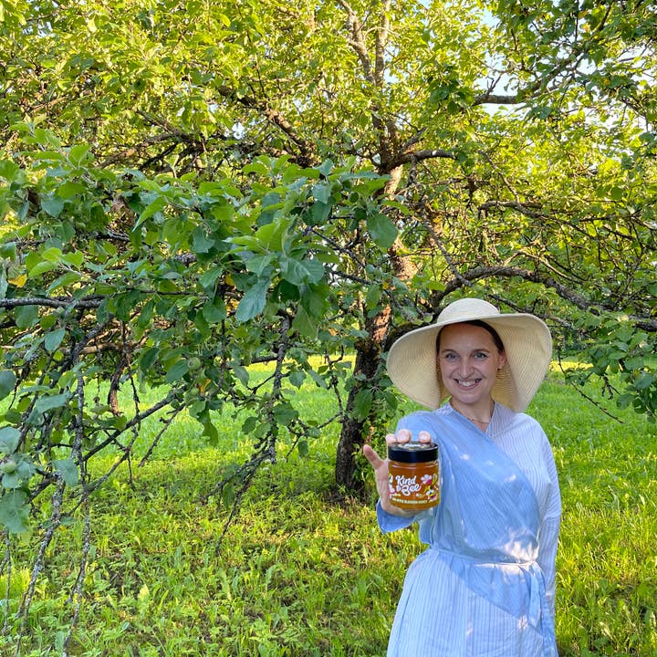 Kind to Bee - Wholesale Honey - Raw Apple Blossom Honey, Cruelty-Free, Monofloral, glass jar4