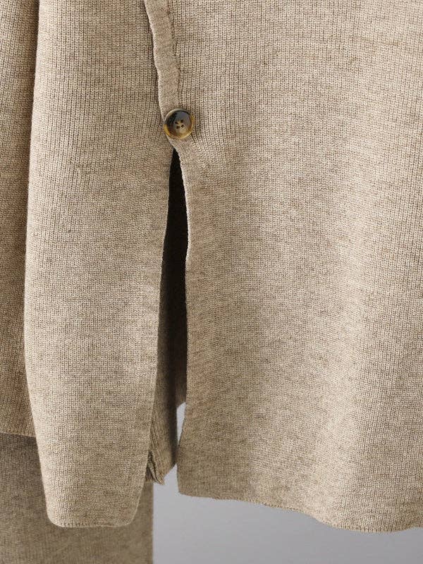 ShieldChic - Vendita all'ingrosso Completo top e pantaloni (NON loungewear) - Donna - Set Due Pezzi: Maglione a Collo Alto con Spacco Anteriore e Bottoni Sciolti in Colore Solido & Pantaloni a Gamba Larga Urbani9