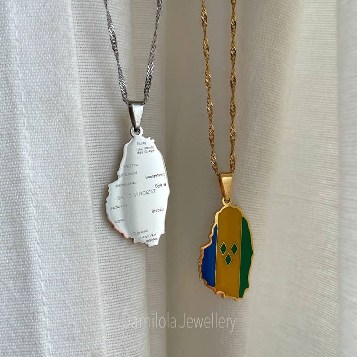 St Vincent Flag Halskæde - Guld/Sølv - "Fred og Retfærdighed" for engroshandel hos Damilola Jewellery