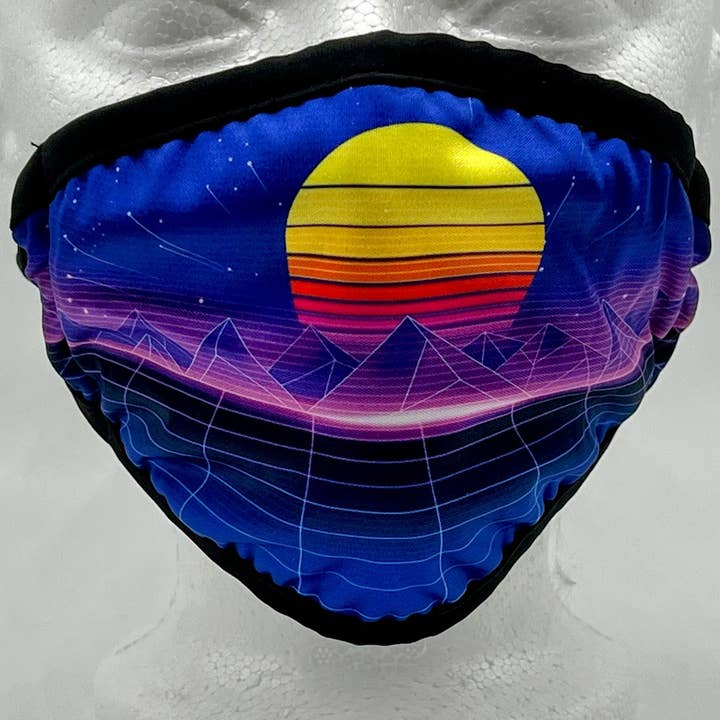 Masque facial en tissu Vaporwave rétro des années 80 pour la vente par Triclops Rabbit