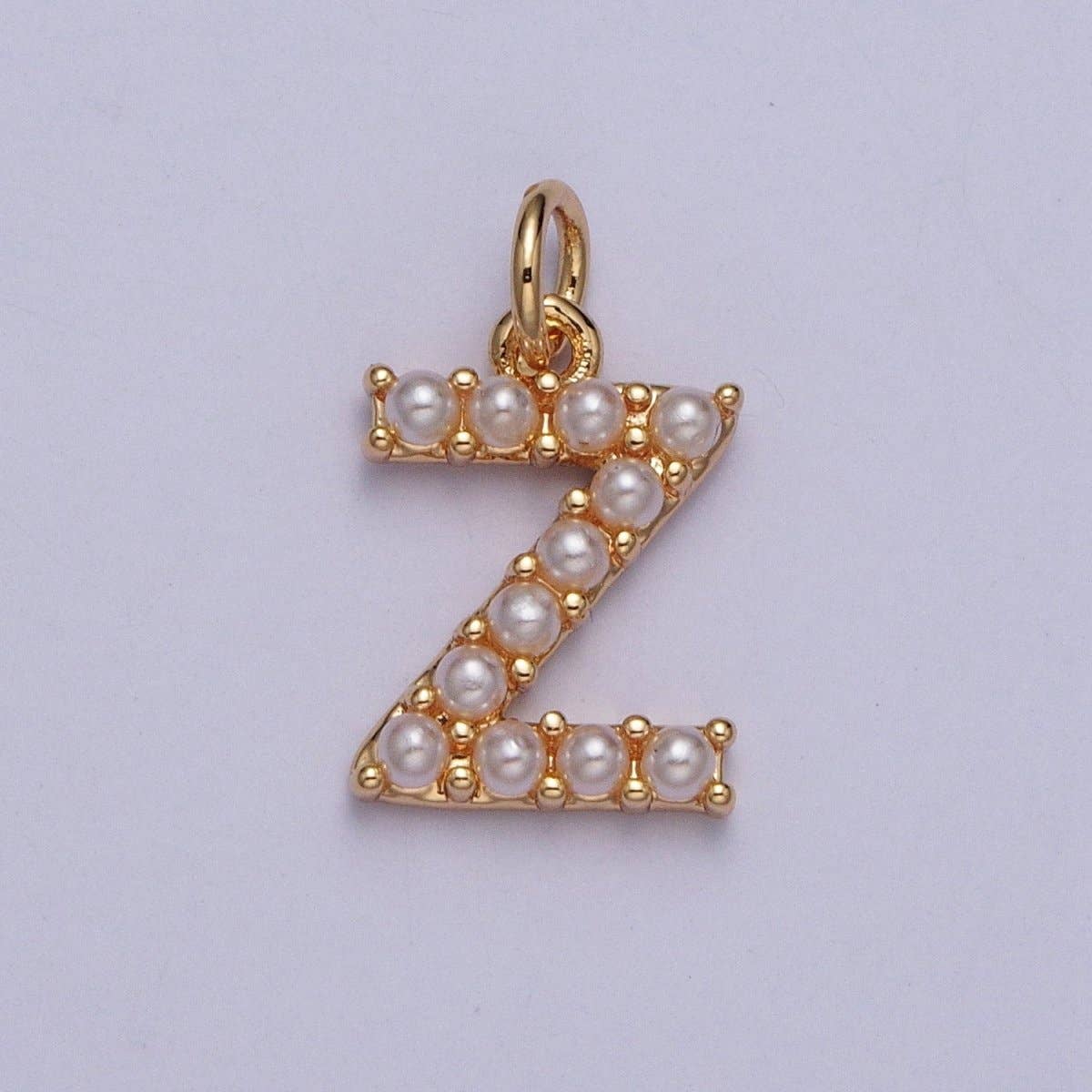 Aim Eternal - Venta al por mayor Abalorios/colgantes individuales - Mini Abecedario Colgante de Perla Encanto Inicial de Perla Pequeña Colgante Relleno de Oro de 16K para Joyería Personalizada | A-313-A-32525