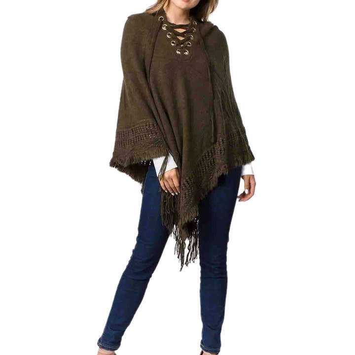 90B7 - Poncho en tricot à capuche pour la vente par The Magic Scarf Company