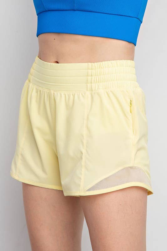 Sunday Morning - Vente Short de sport – femme - Shorts à taille smockée avec empiècement en mesh sur les côtés22