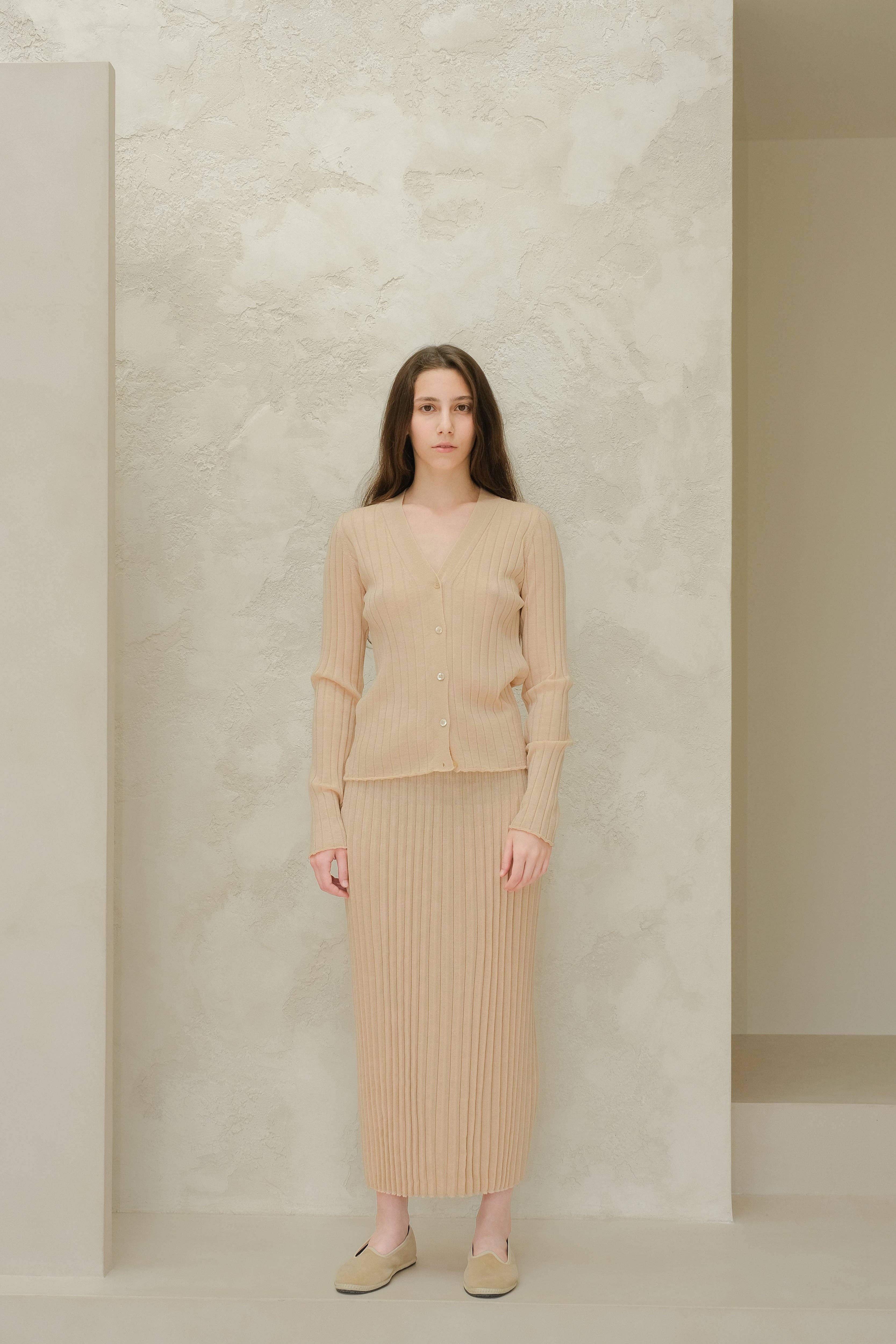 Lèmme - Wholesale Cardigan - Women's - Extra Fine Merino Wool V Neck Cardigan2