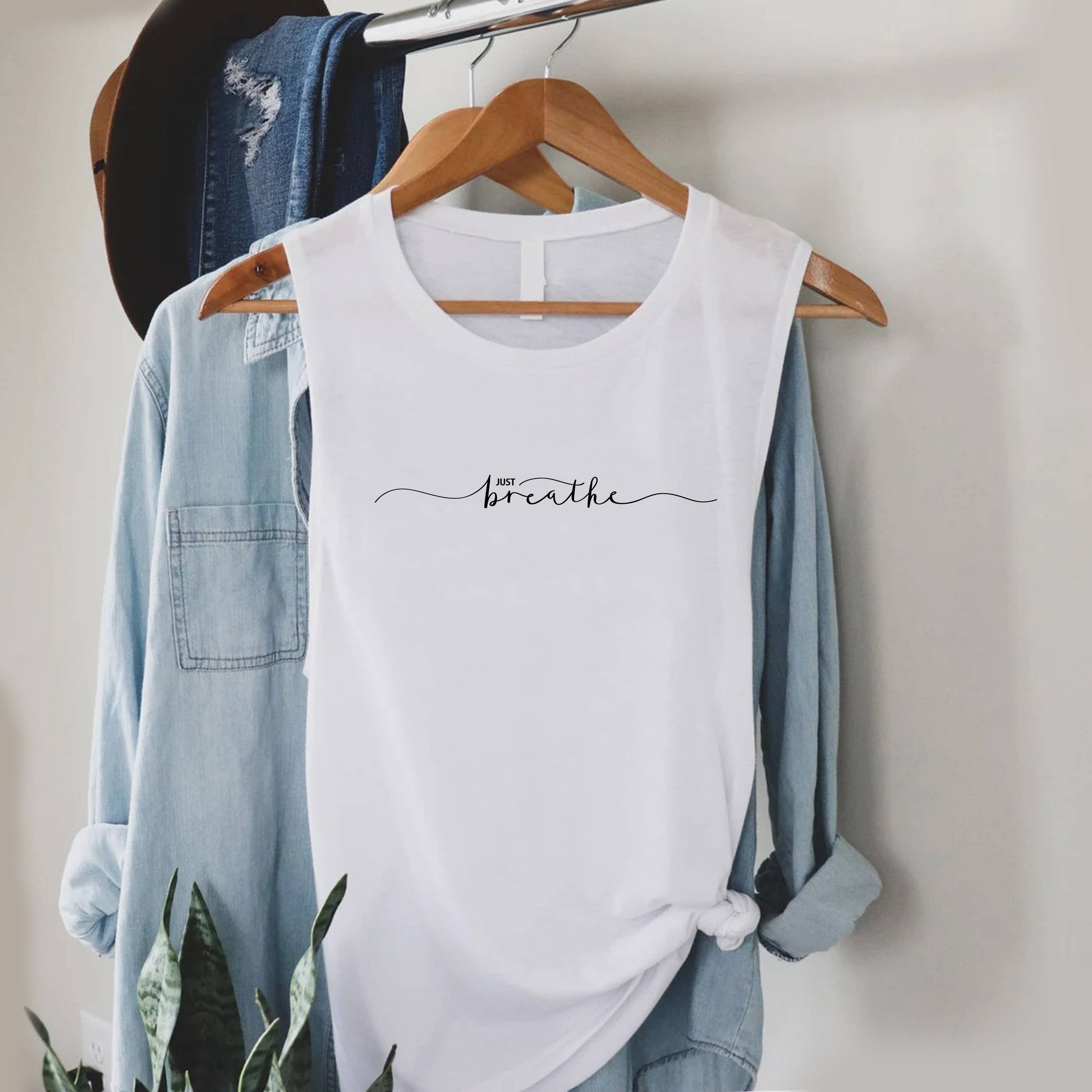 STARCHIS - Vendita all'ingrosso Canotta - Donna - Canotta grafica "Just breathe" STT-Y5008M3