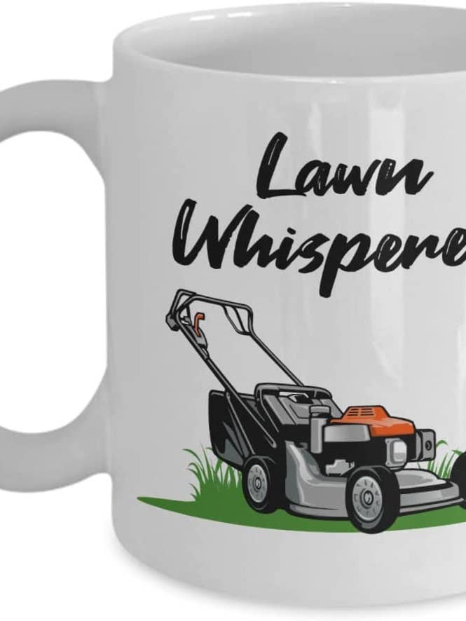 Tasse « Lawn Whisperer » - Lawn Whisper pour la vente par CustomHappy