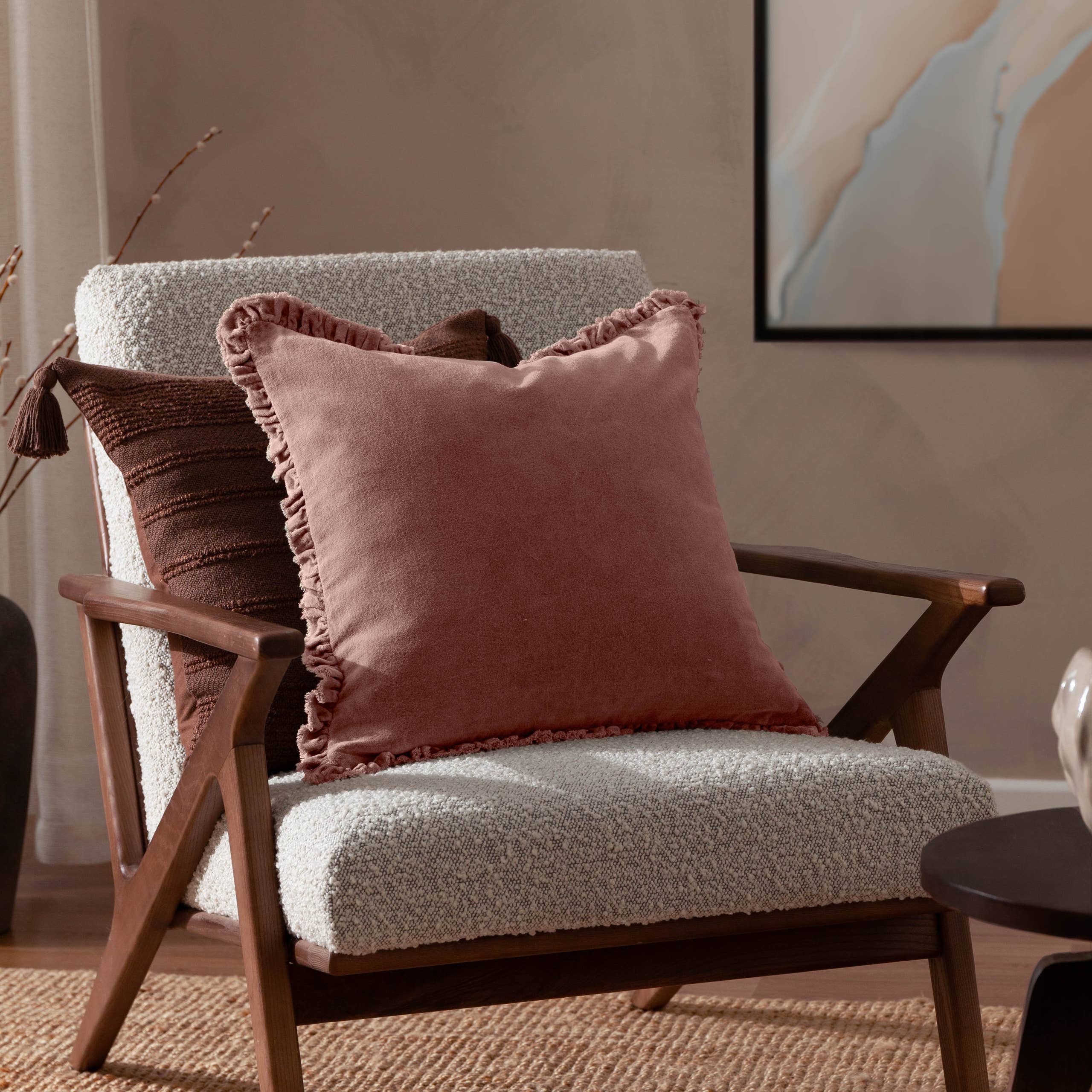 Palissandro Cuscino Bertie in velluto di cotone lavato Rosewood in vendita all'ingrosso su Faire5