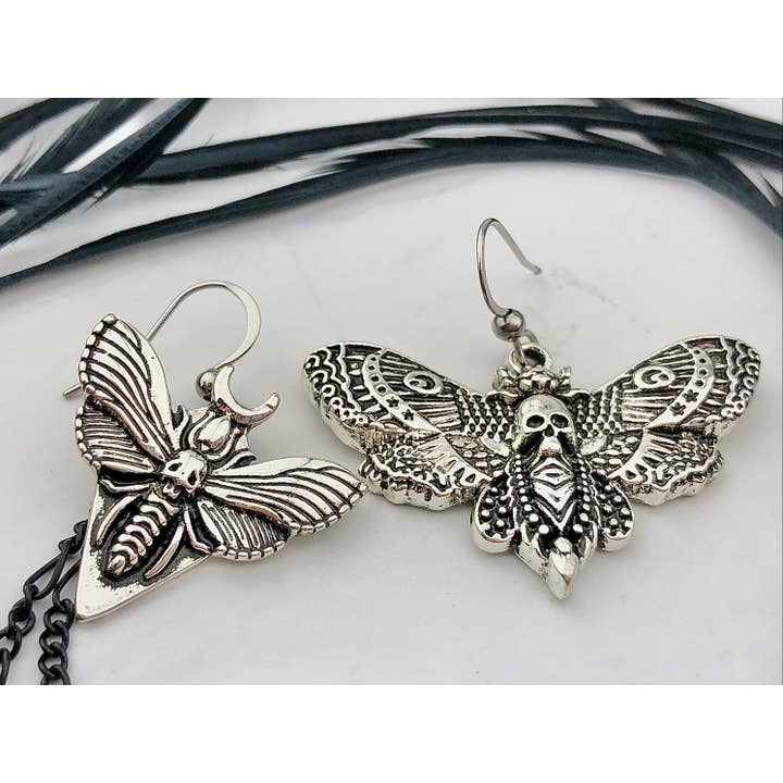 WonderLight Jewelry - Wholesale Jewelry Set - Mismatched Moth Ear Cuff Earring Set - Moth / Change