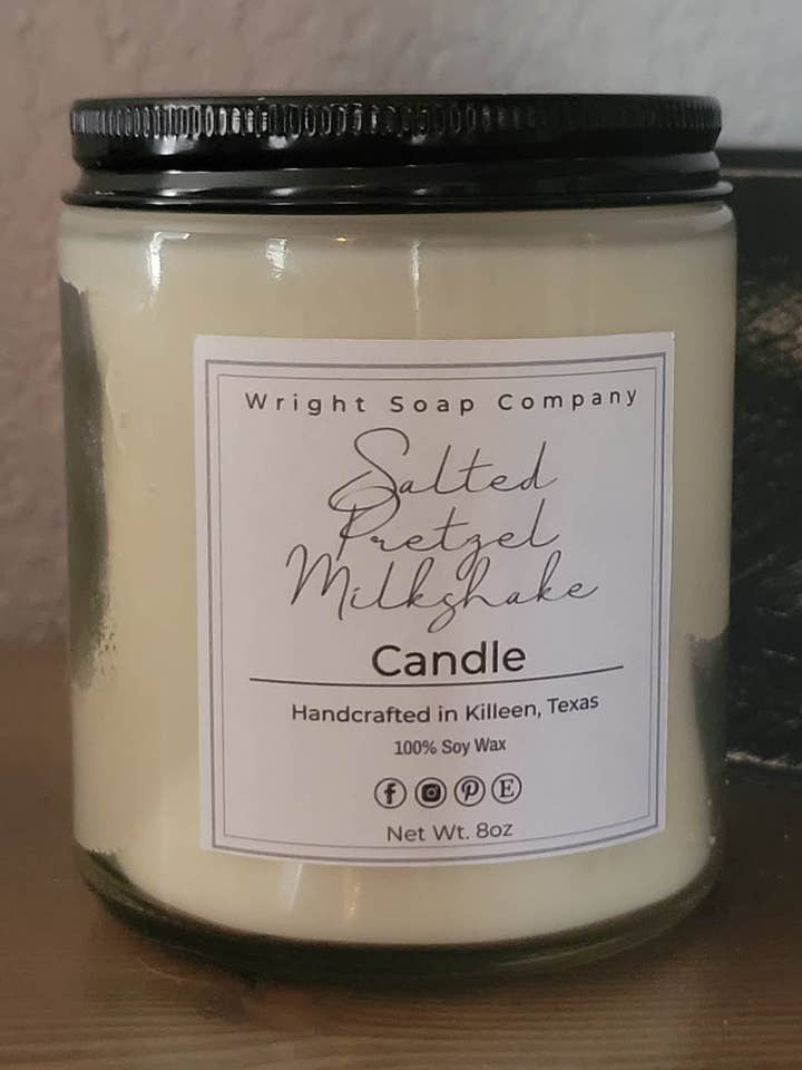 Saltet kringle Milkshake Candle, 100% soja voks for engroshandel hos Wright Soap Company