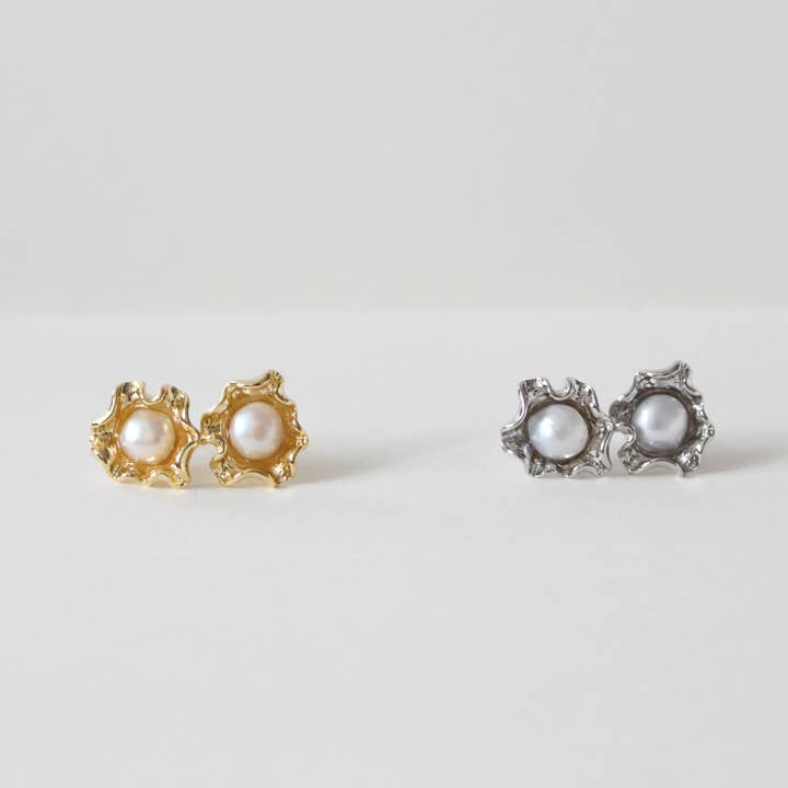 Floral Oyster Pearl Studs (1E50) for wholesale by iBijoux