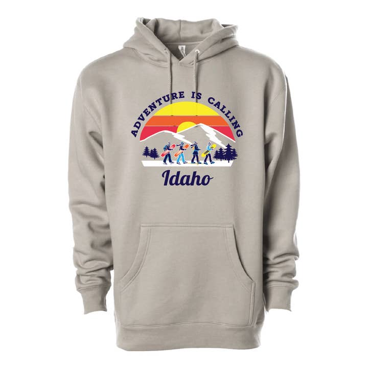 Chandail à capuchon Adventure is Calling pour le ski et le snowboard pour la vente par Salty Bear