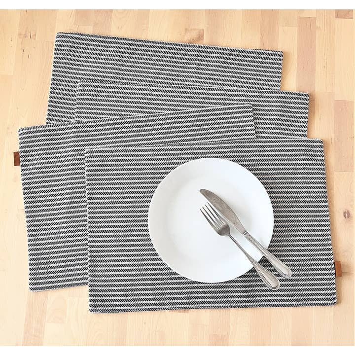 Fennco Styles - Vente Sets de table - Napperon réversible à rayures tressées grises à usage bilatéral4