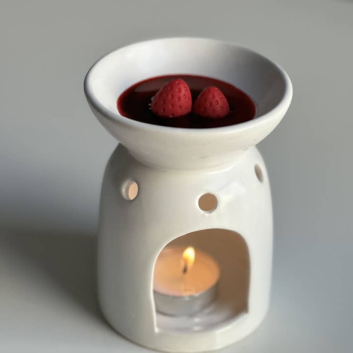 Sugar Candle - Vente Bougies piliers - Fondant Parfumé à la Fraise – tartelette de cire à la fraise & bougie dessert3