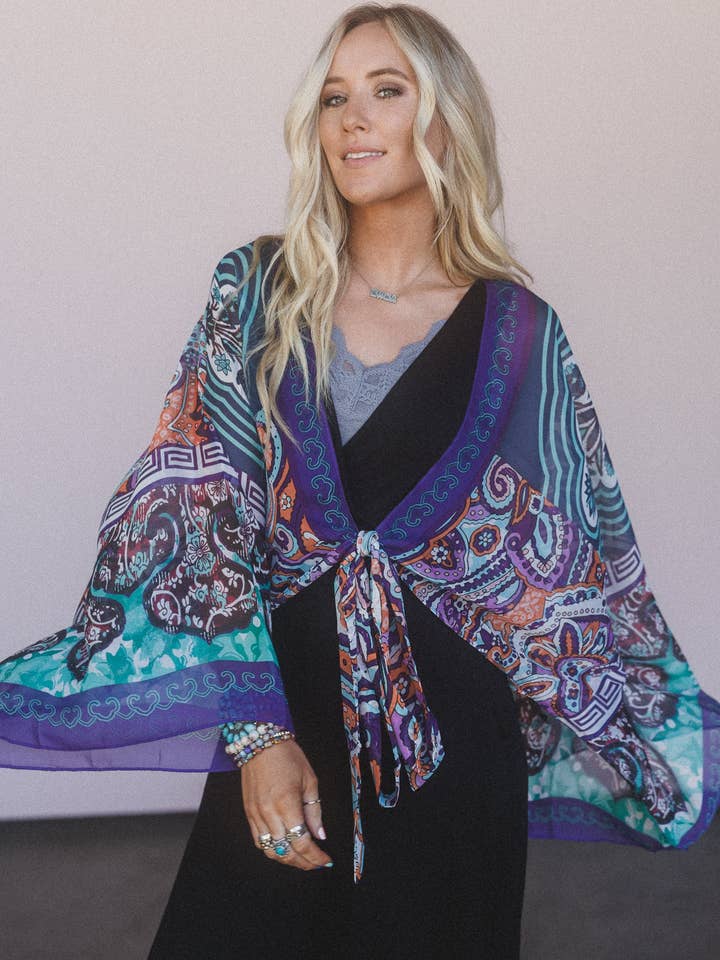 Écharpe Mosaïque Fleurie - Bleu Multicolore pour la vente par Three Bird Nest