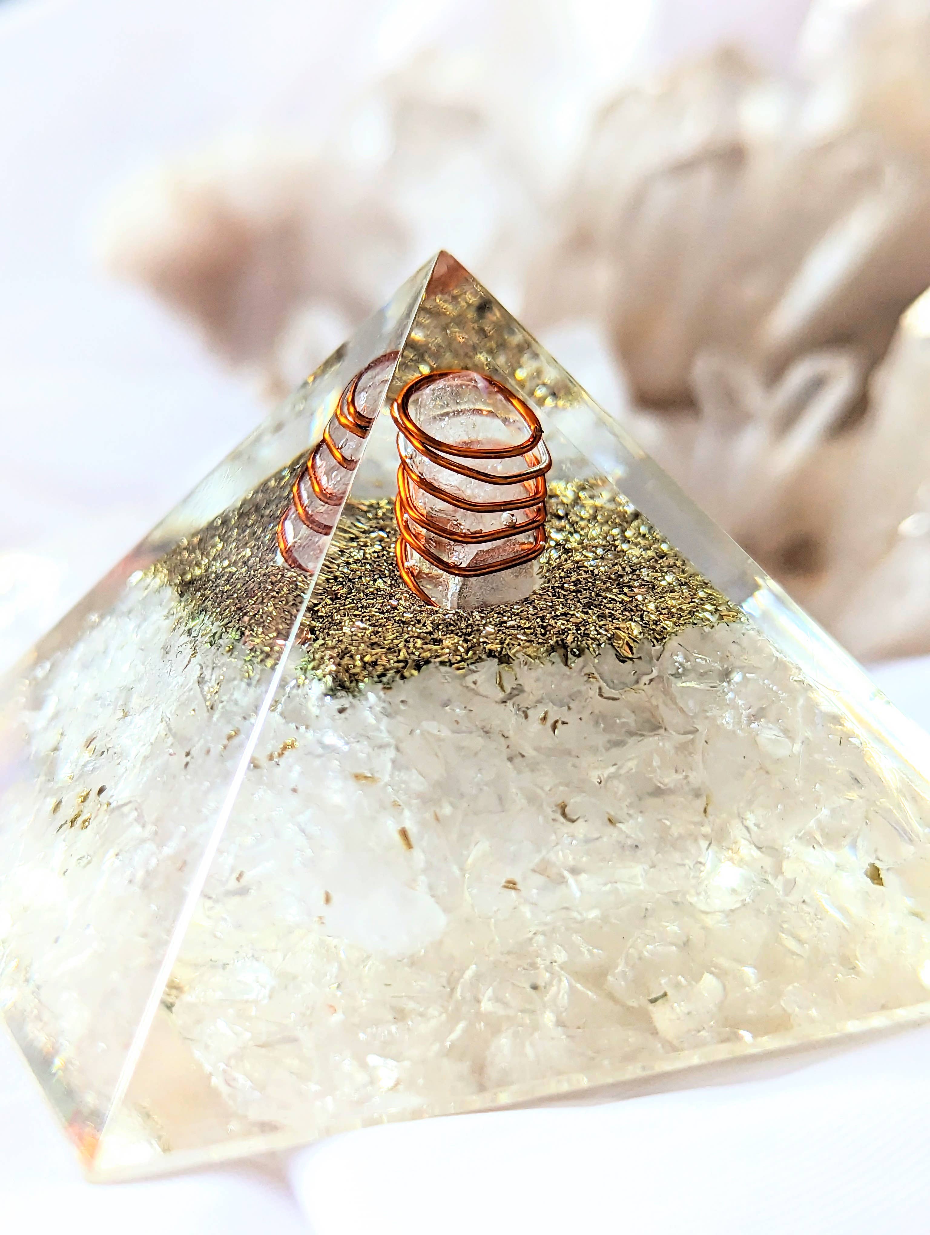 Goddess Provisions - Vente Pierre et cristal de spiritualité - Pyramide Orgonite - Purification d'aura, Protection EMF, Guérison9