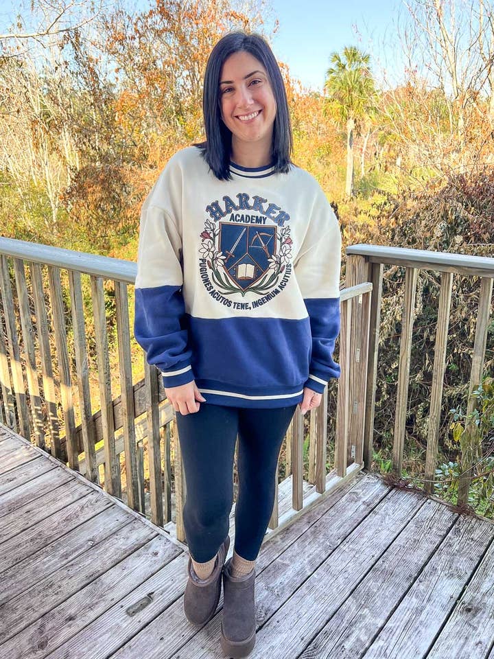 Blissfully Bookish Company - Vente Sweat-shirt – femme - Sweatshirt brodé sous licence officielle de l'Académie Harker4