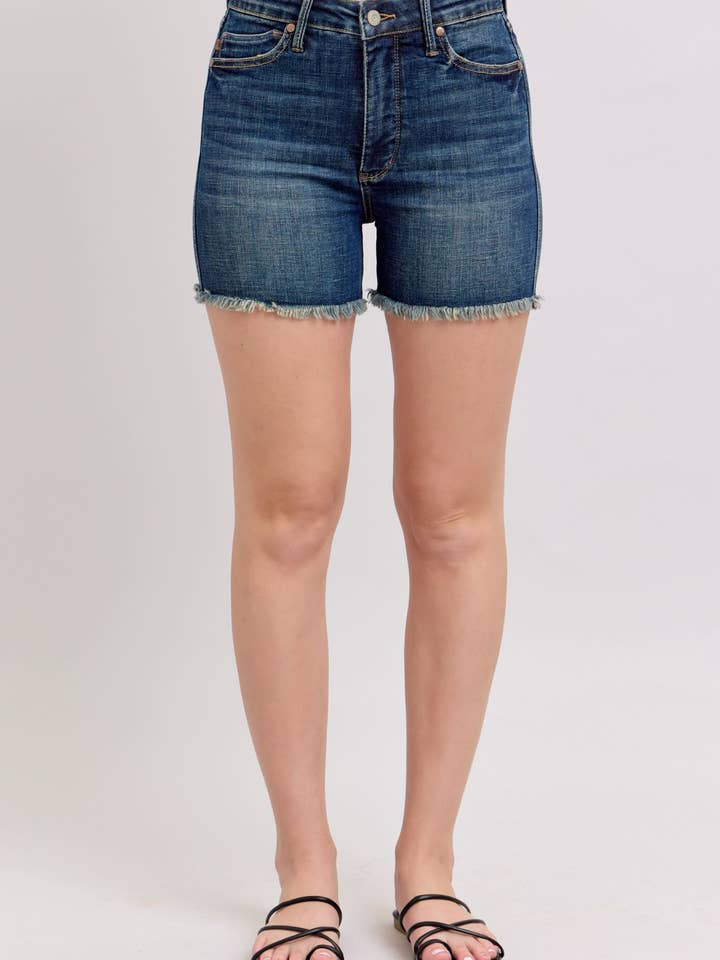 Judy Blue Hög Midja Magkontroll Fray Hem & Sköld Bakficka Shorts för wholesale av Watermelon Apparel