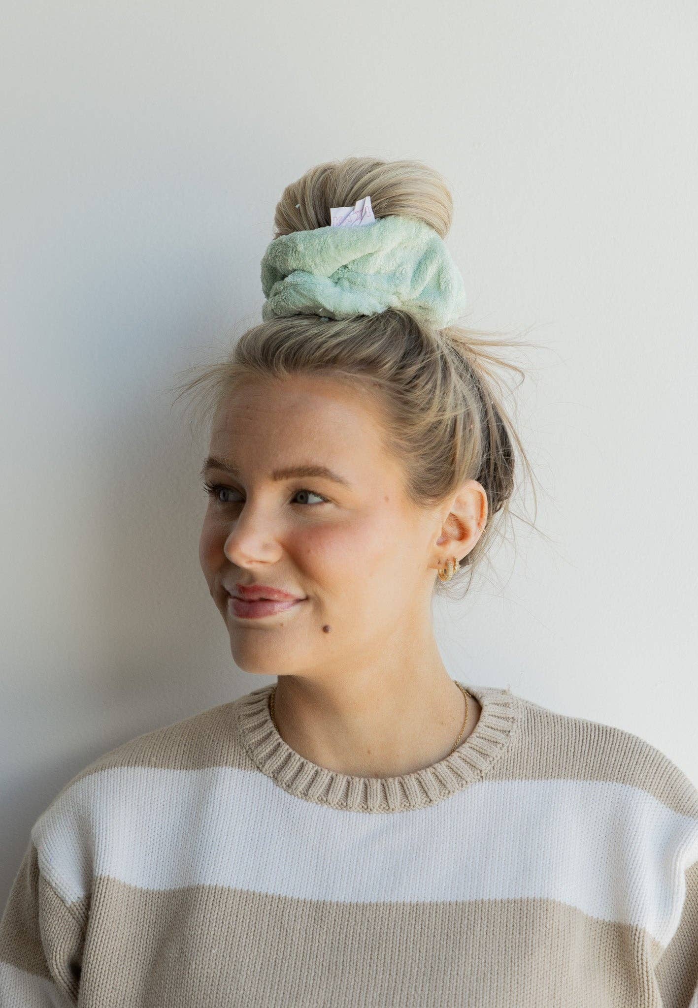 KAXI - Wholesale Scrunchie - Women's - OVERSIZED TOWEL SCRUNCHIES ( 18 COLORS )25