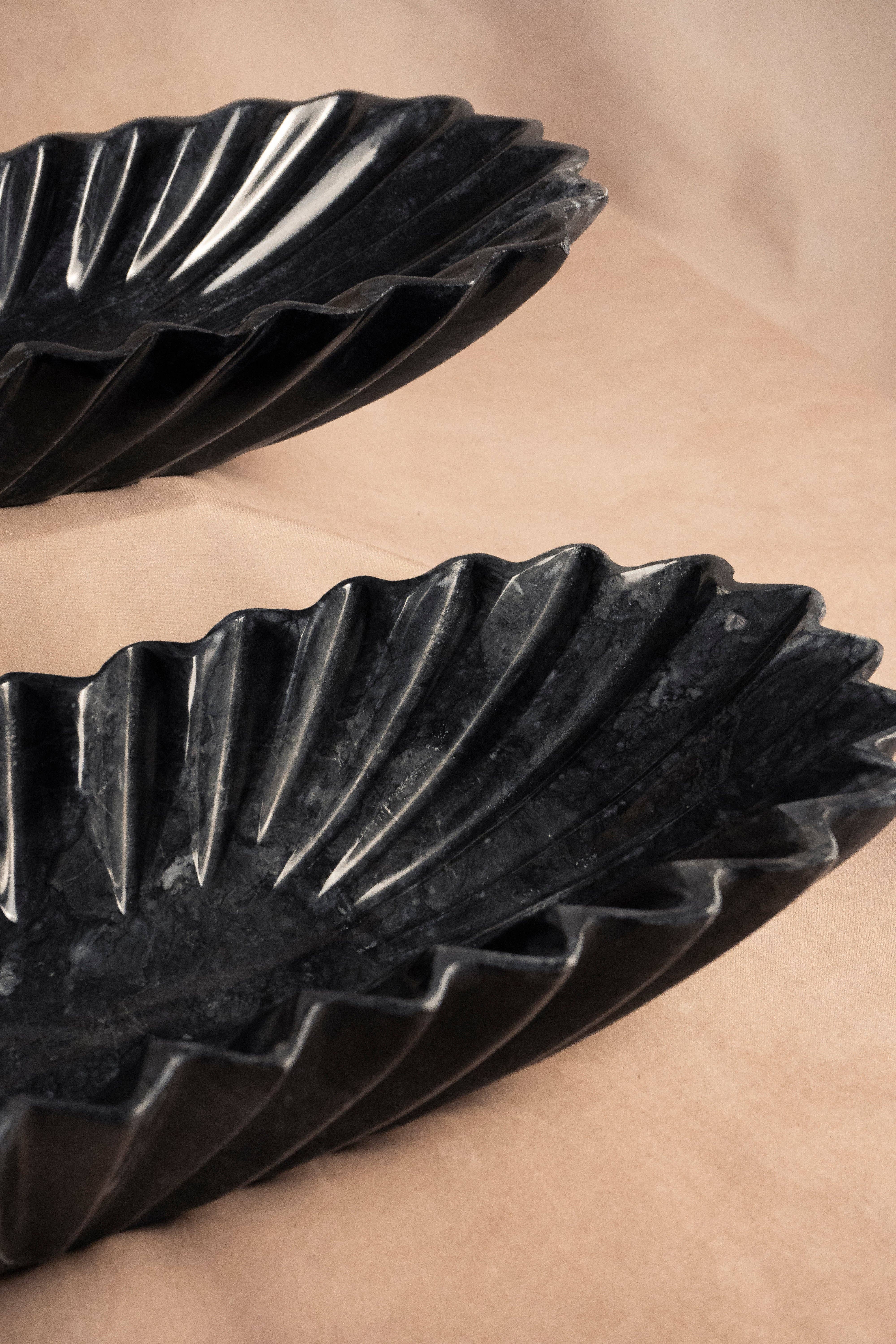 Marigold Market - Wholesale Decorative Plate/Dish/Bowl - Oblong Fluted Bowl - Jet Black Marble3