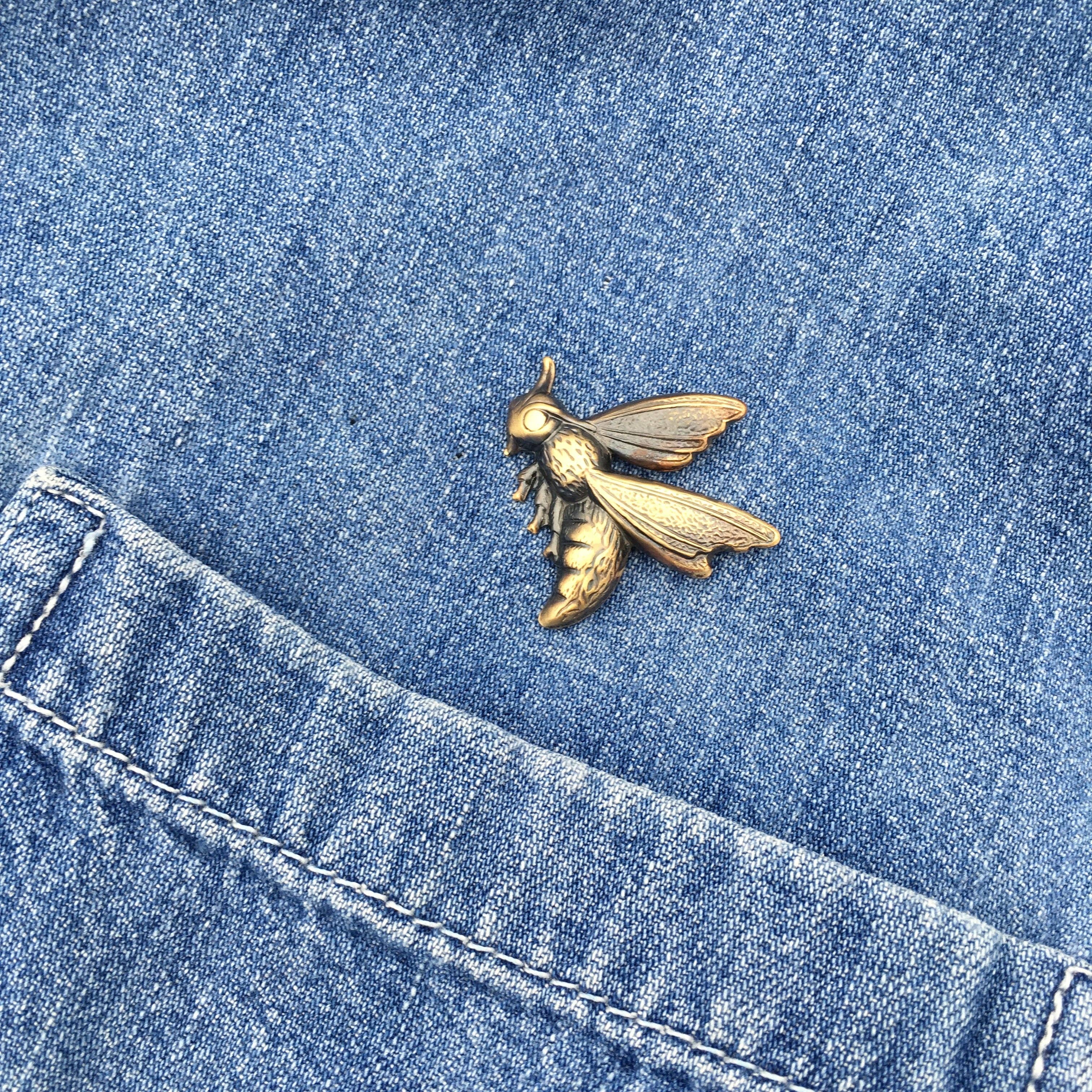 Metal Cloth & Wood - Wholesale Brooch - Brass Wasp Insect Pin or Brooch -- Available in Bright Gold or Antiqued Gold Finish!3