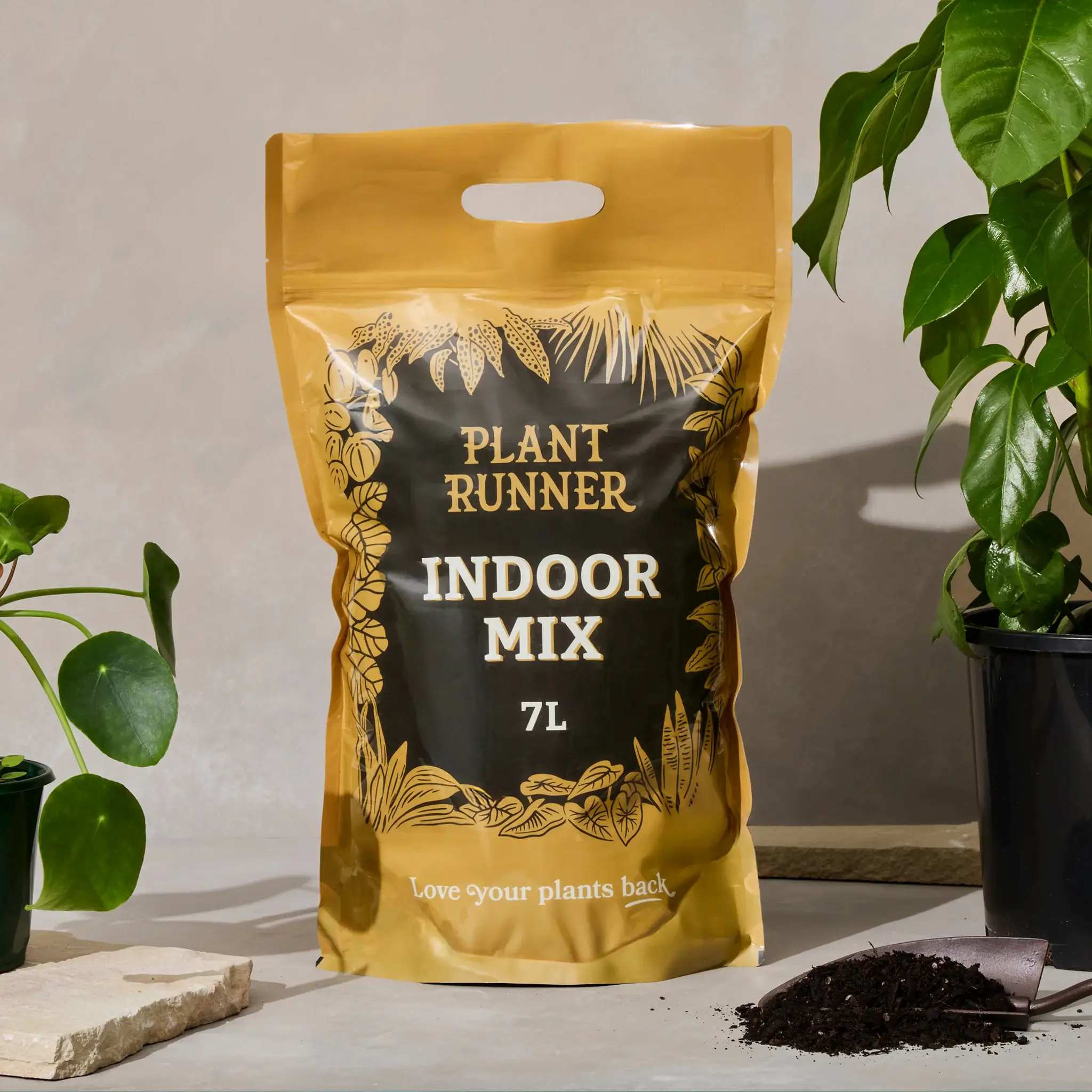 The Plant Runner - Wholesale Planting/Potting Soil - Indoor Potting Mix 7L Bag1